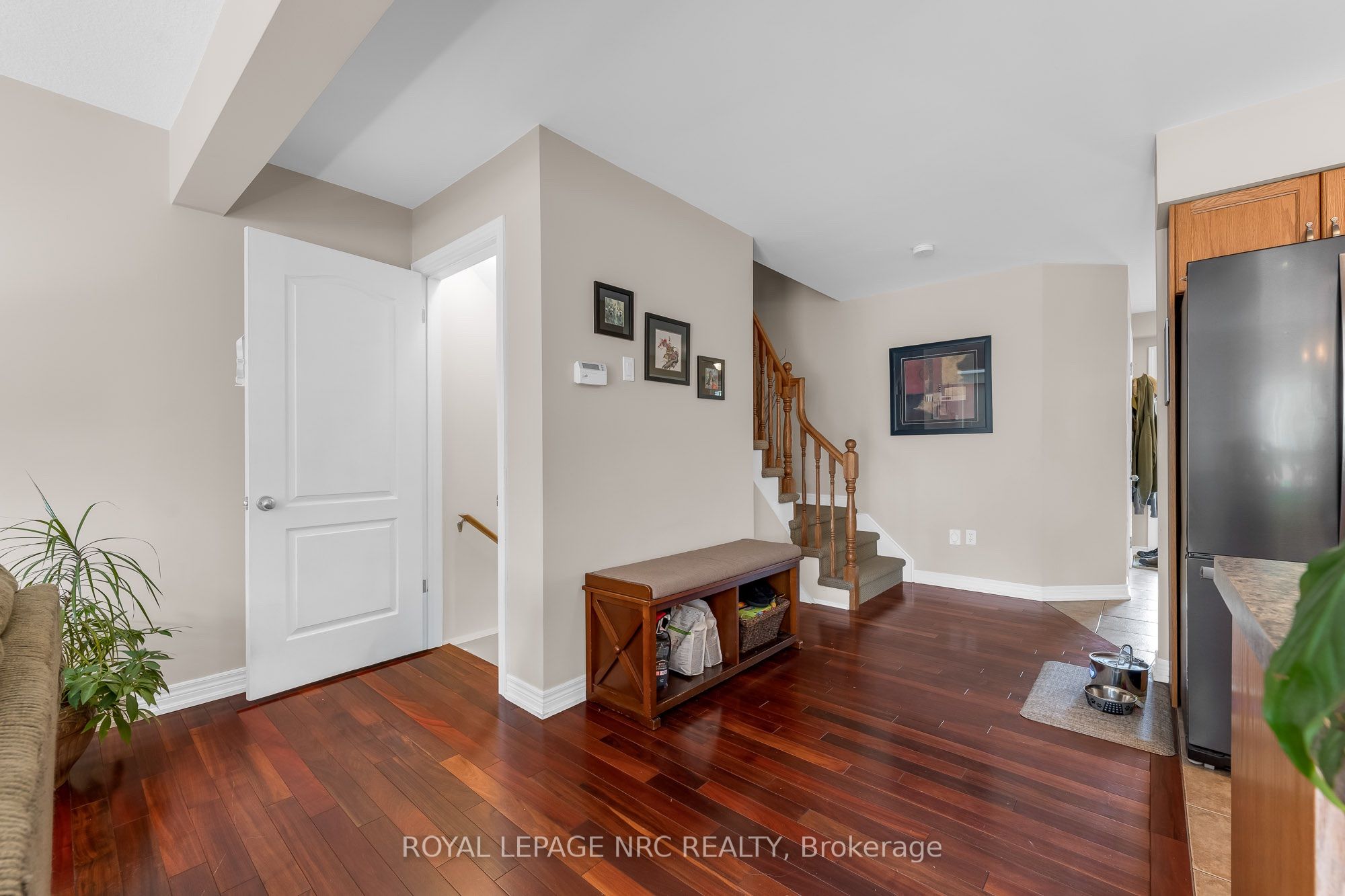 31 Thorold Road E Property Photo 6