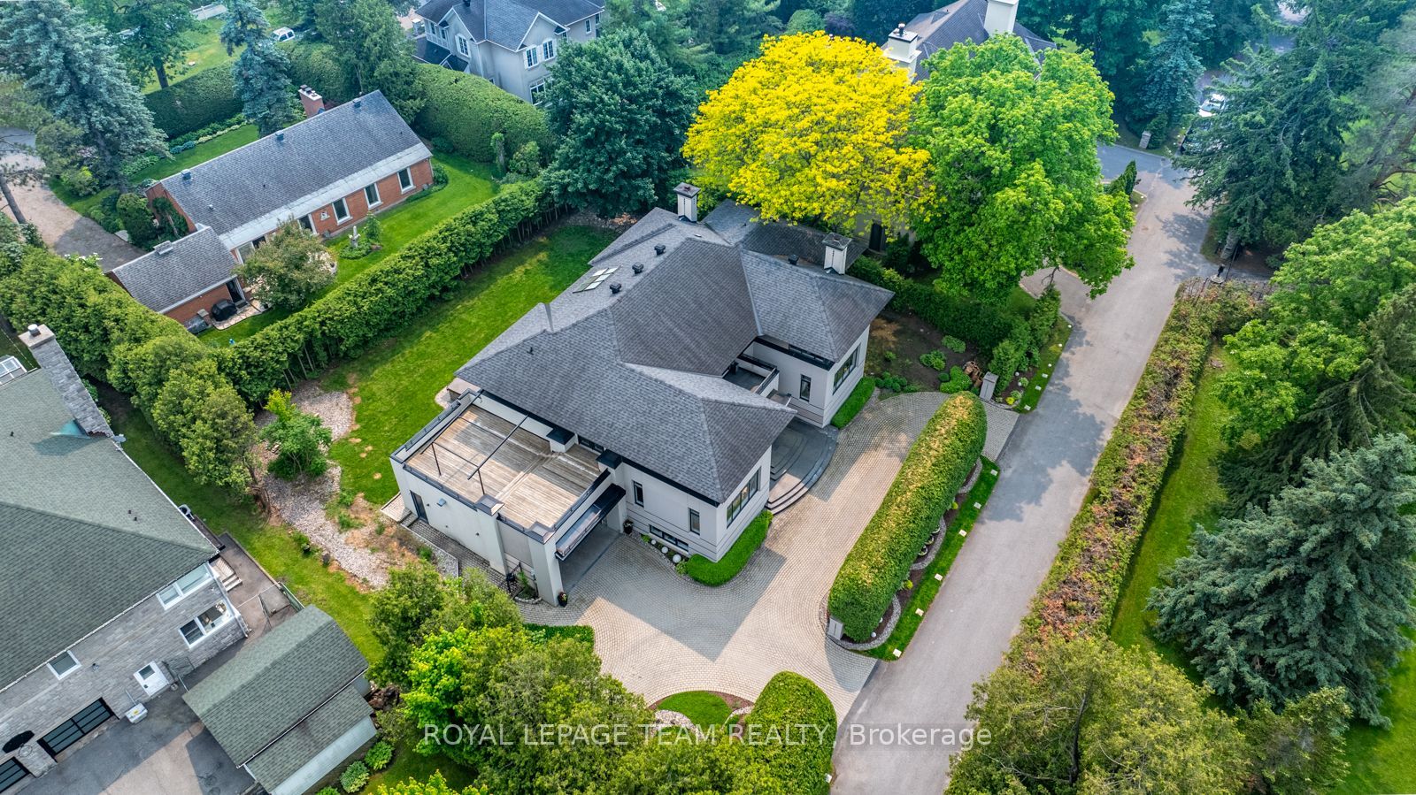 725 Manor Avenue Property Photo 45