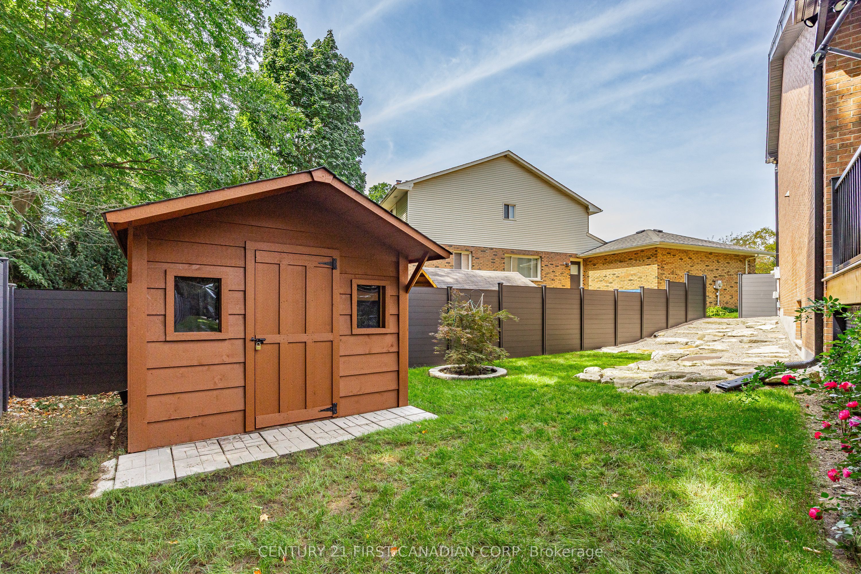 28 Lindbrook Court Property Photo 39