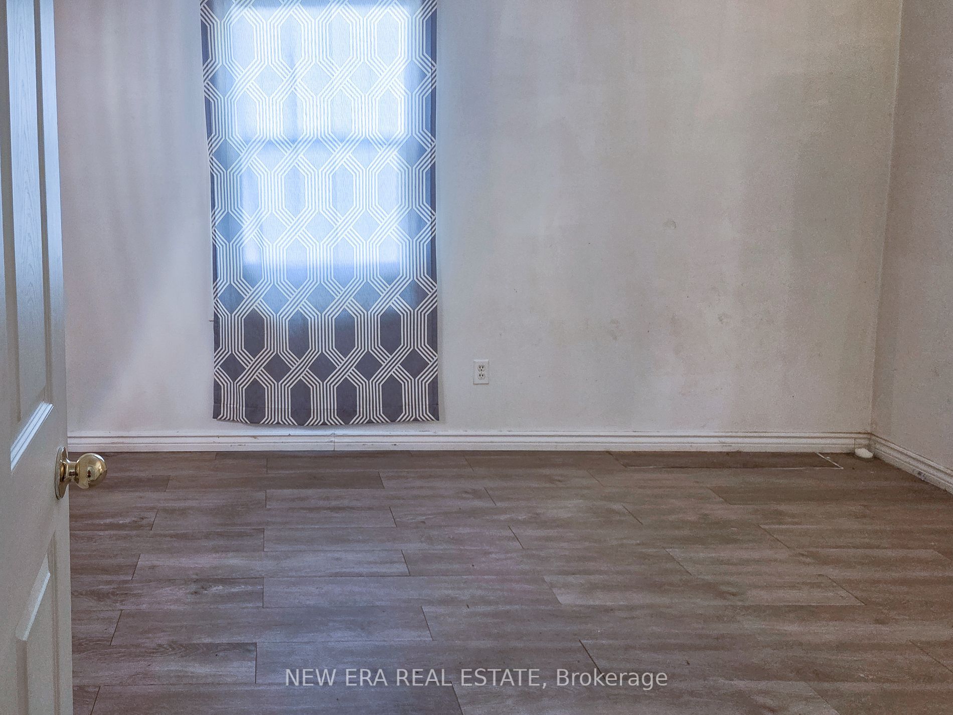 212 Niagara Street Property Photo 10