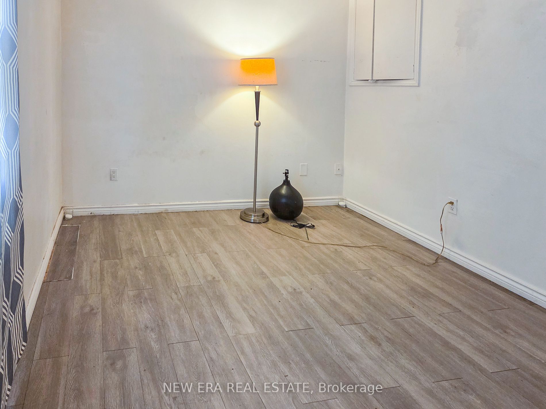 212 Niagara Street Property Photo 12