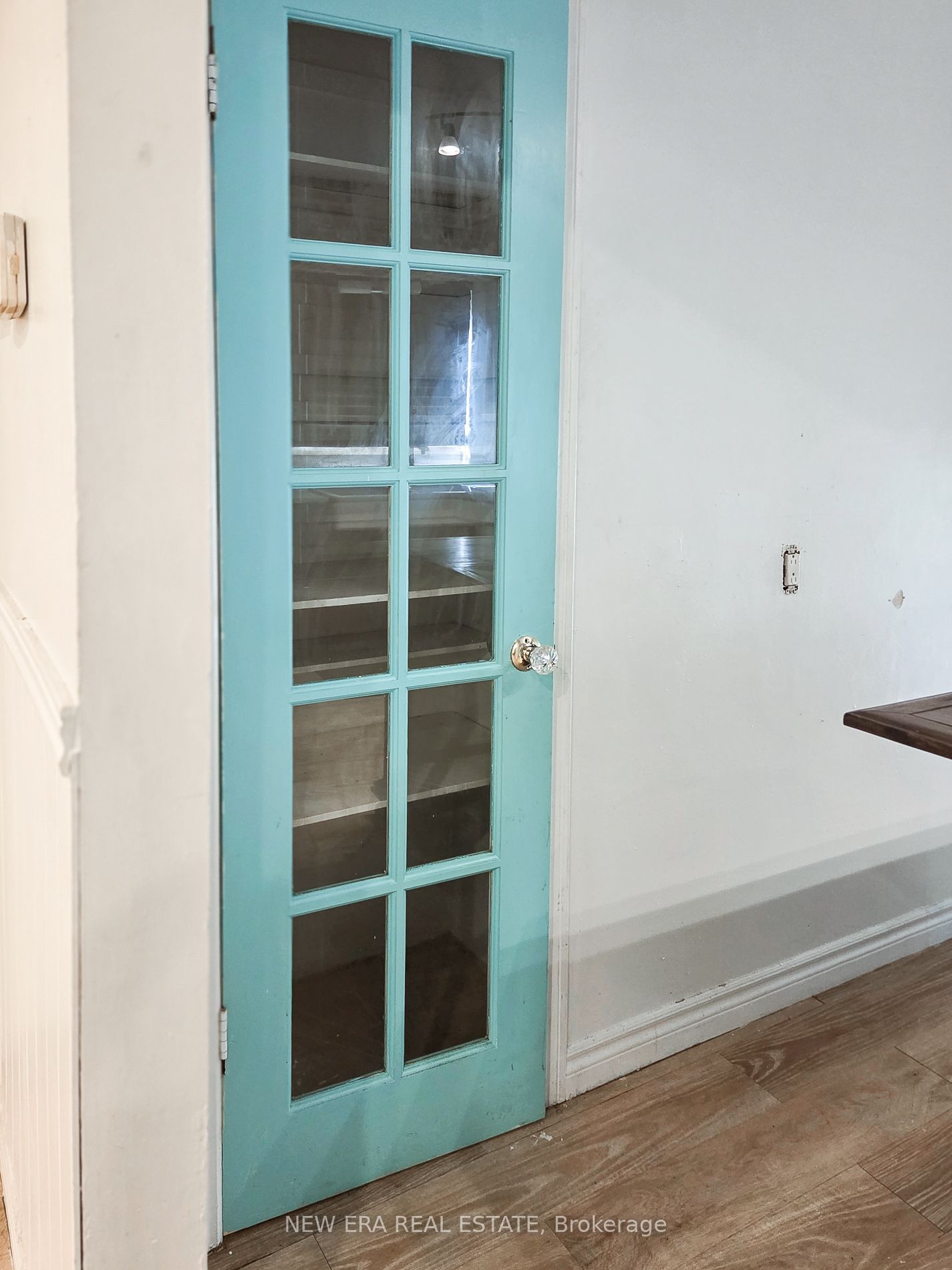 212 Niagara Street Property Photo 16