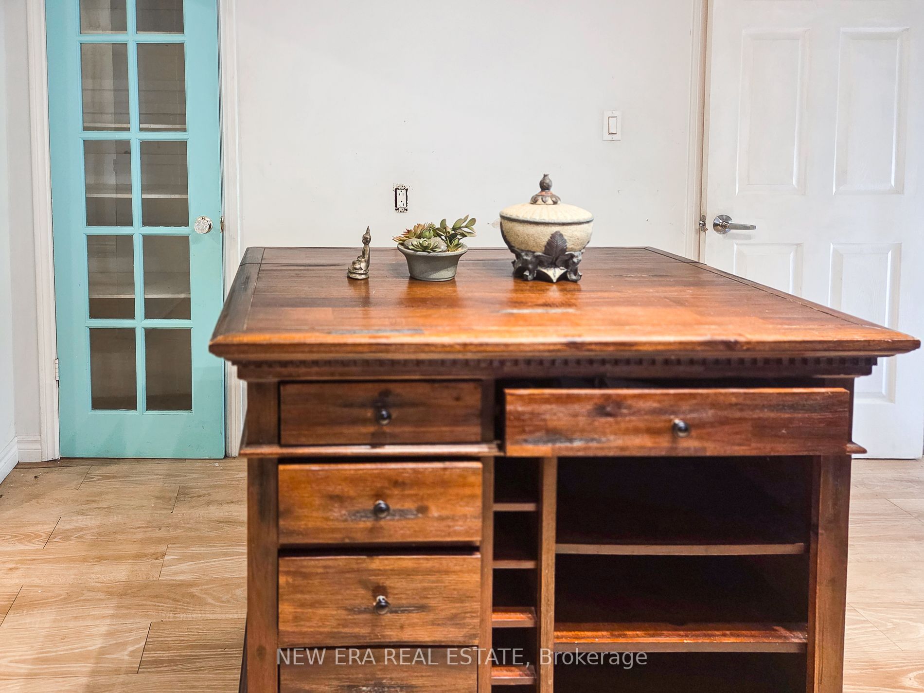212 Niagara Street Property Photo 20