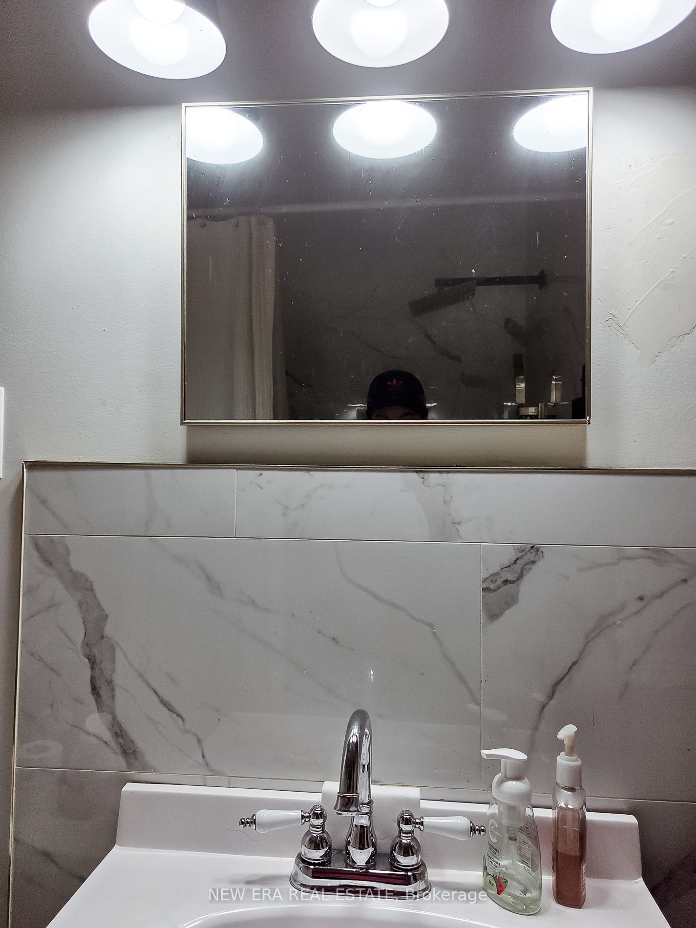 212 Niagara Street Property Photo 27