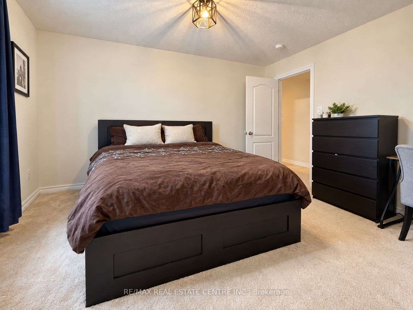 639 Hammond Street W Property Photo 11