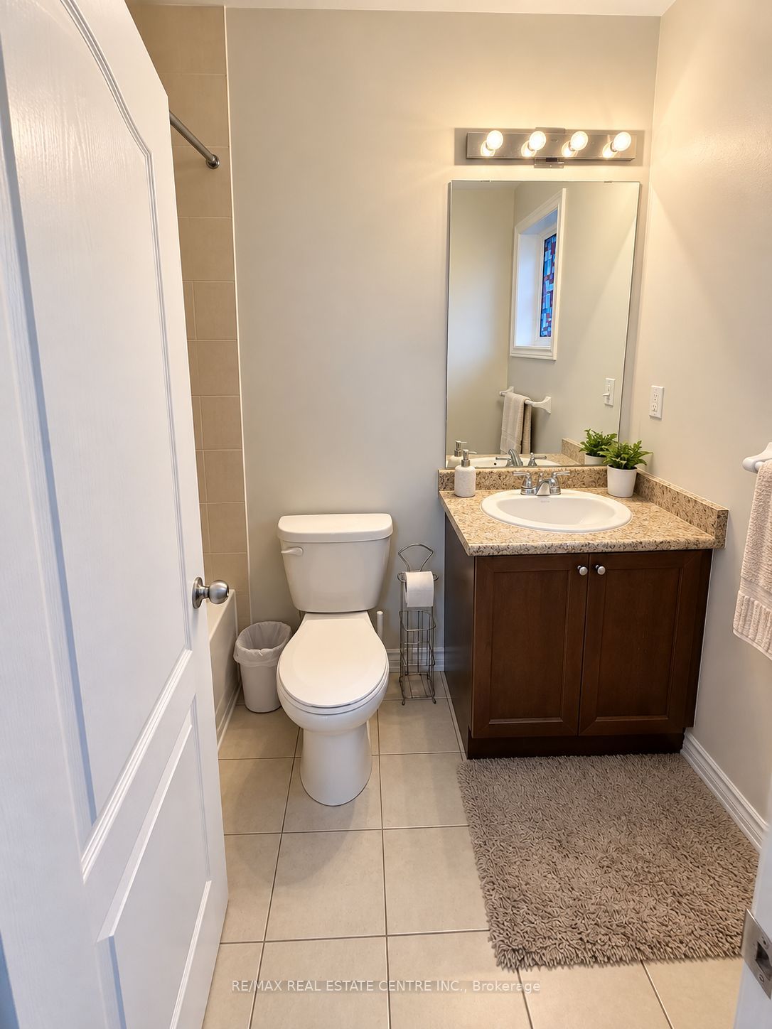 639 Hammond Street W Property Photo 12