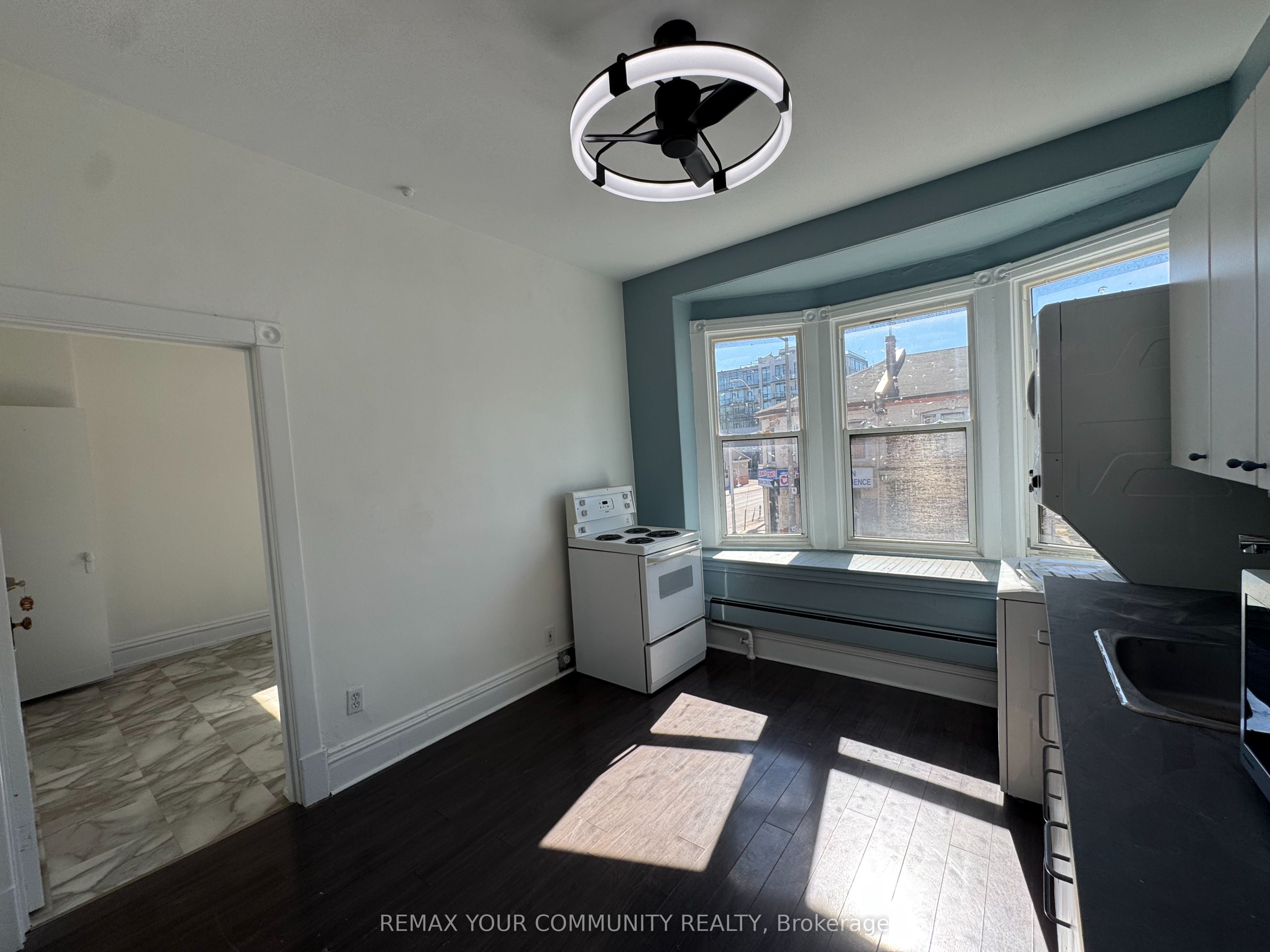 358 Main Street W 3 Property Photo 6