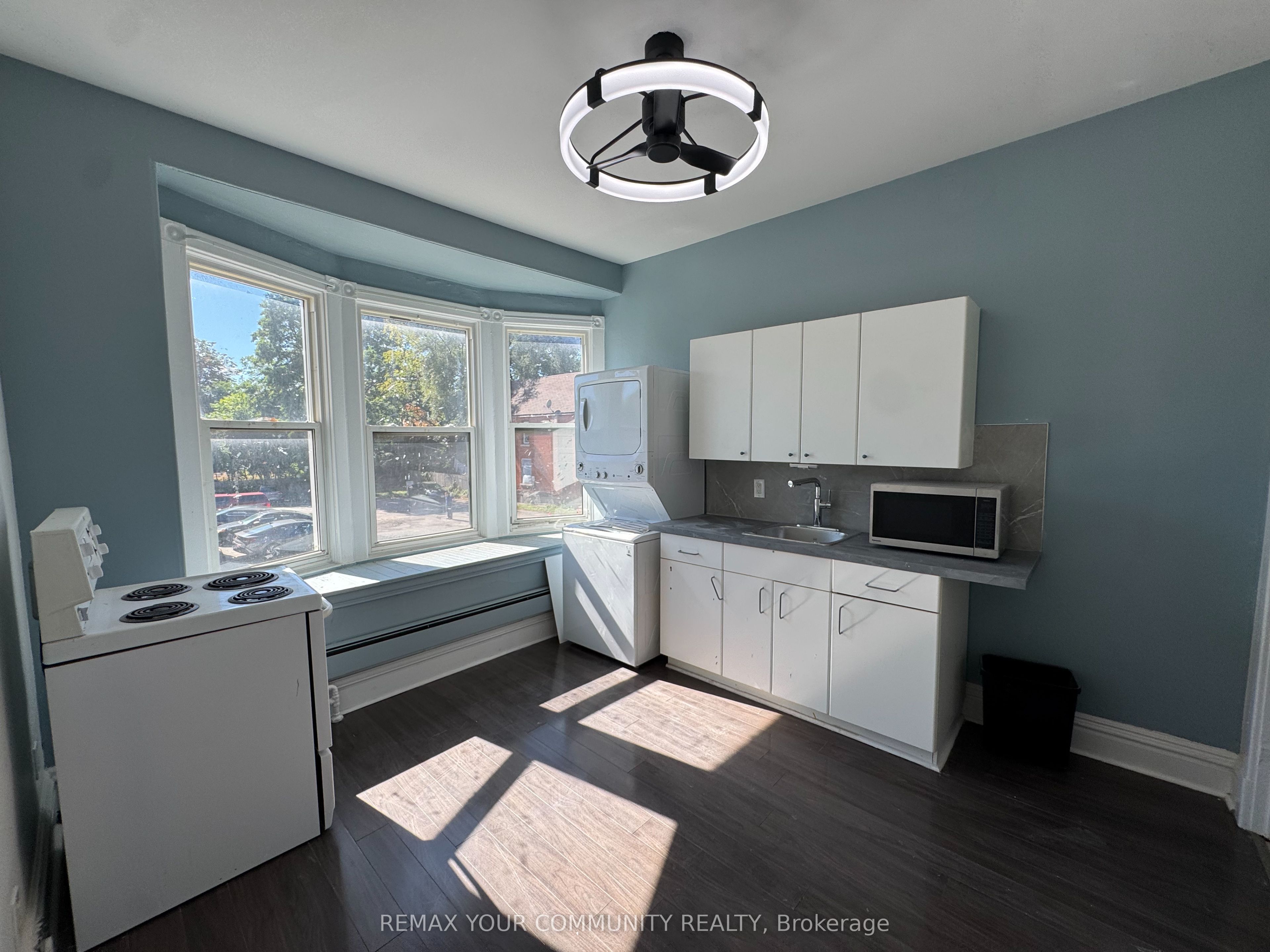 358 Main Street W 3 Property Photo 7