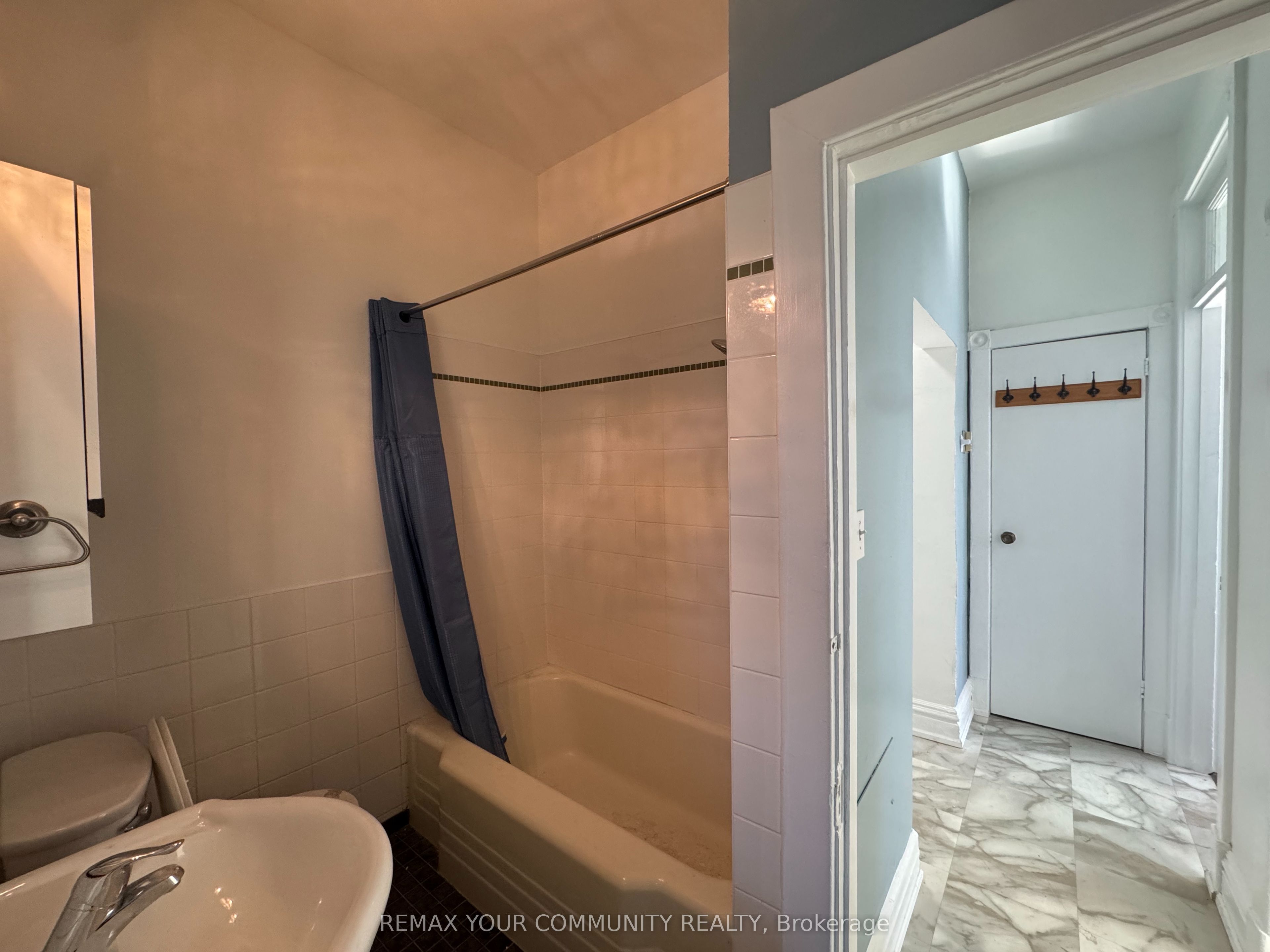358 Main Street W 3 Property Photo 14