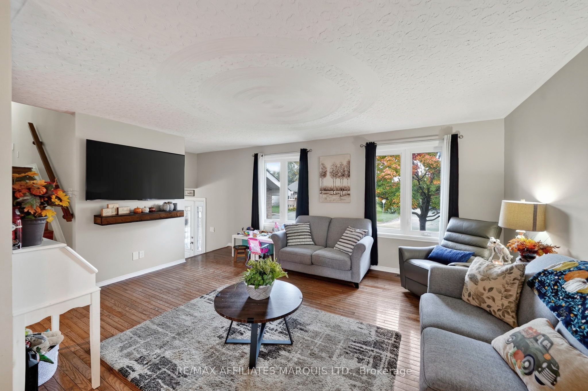 1313 Stormont Drive Property Photo 4
