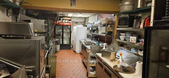 546 Ouellette Avenue W Property Photo 11