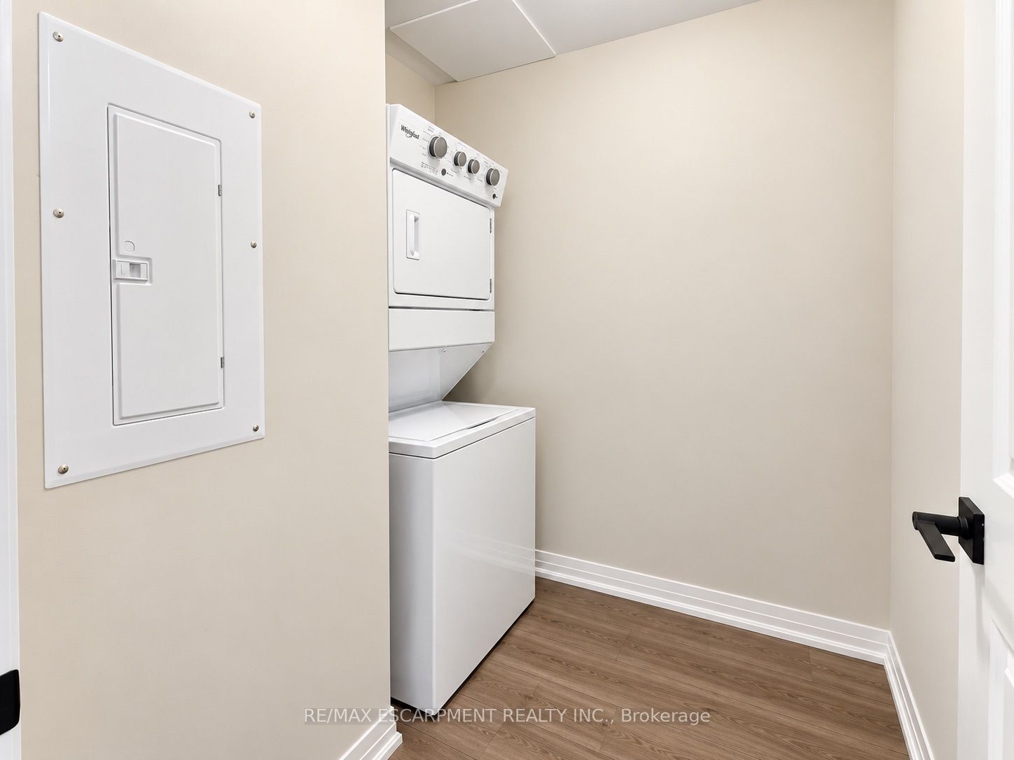 120 Springvalley Centre 107 Property Photo 18