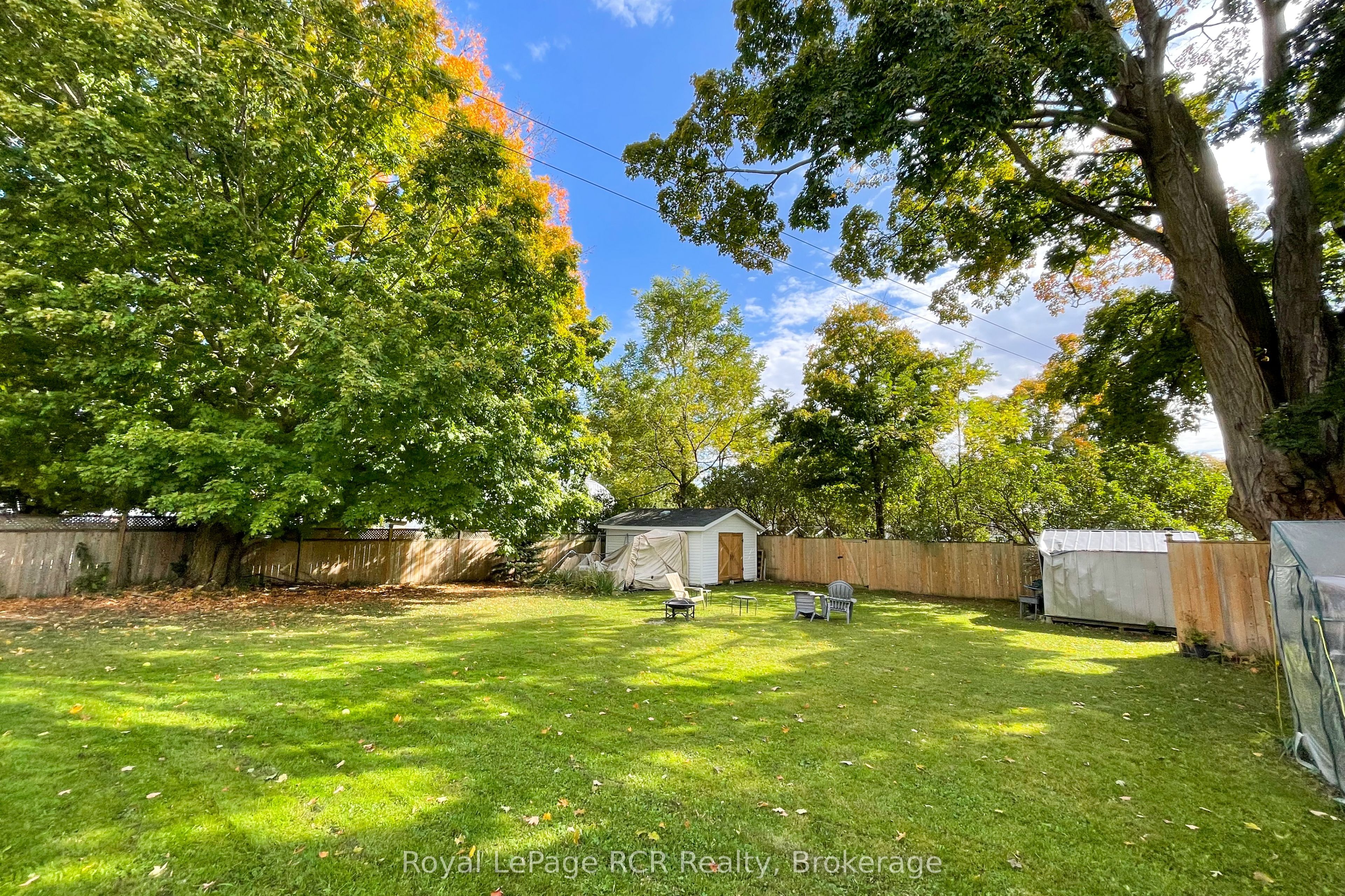 11 Gordon Street E Property Photo 4
