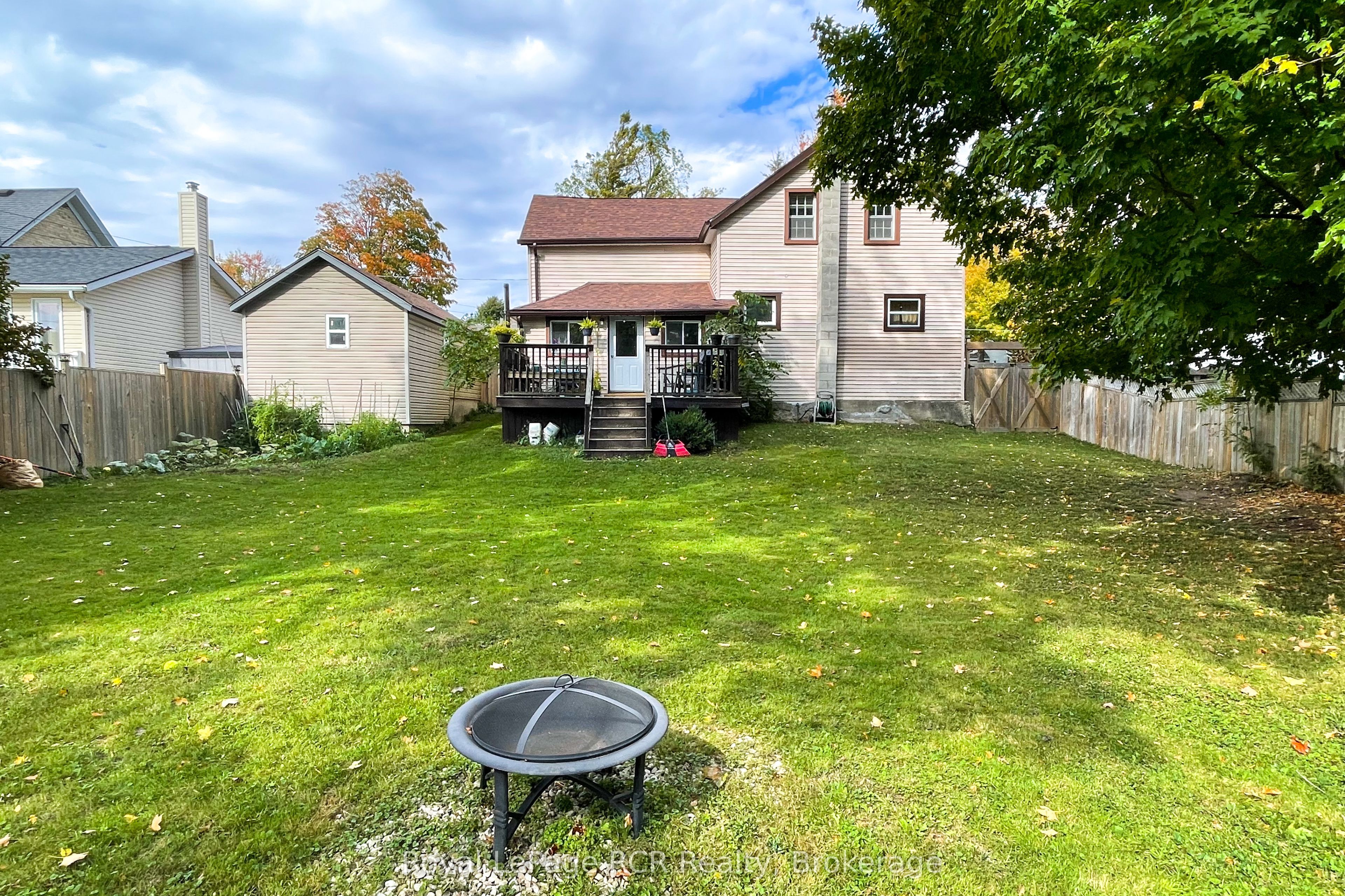 11 Gordon Street E Property Photo 6