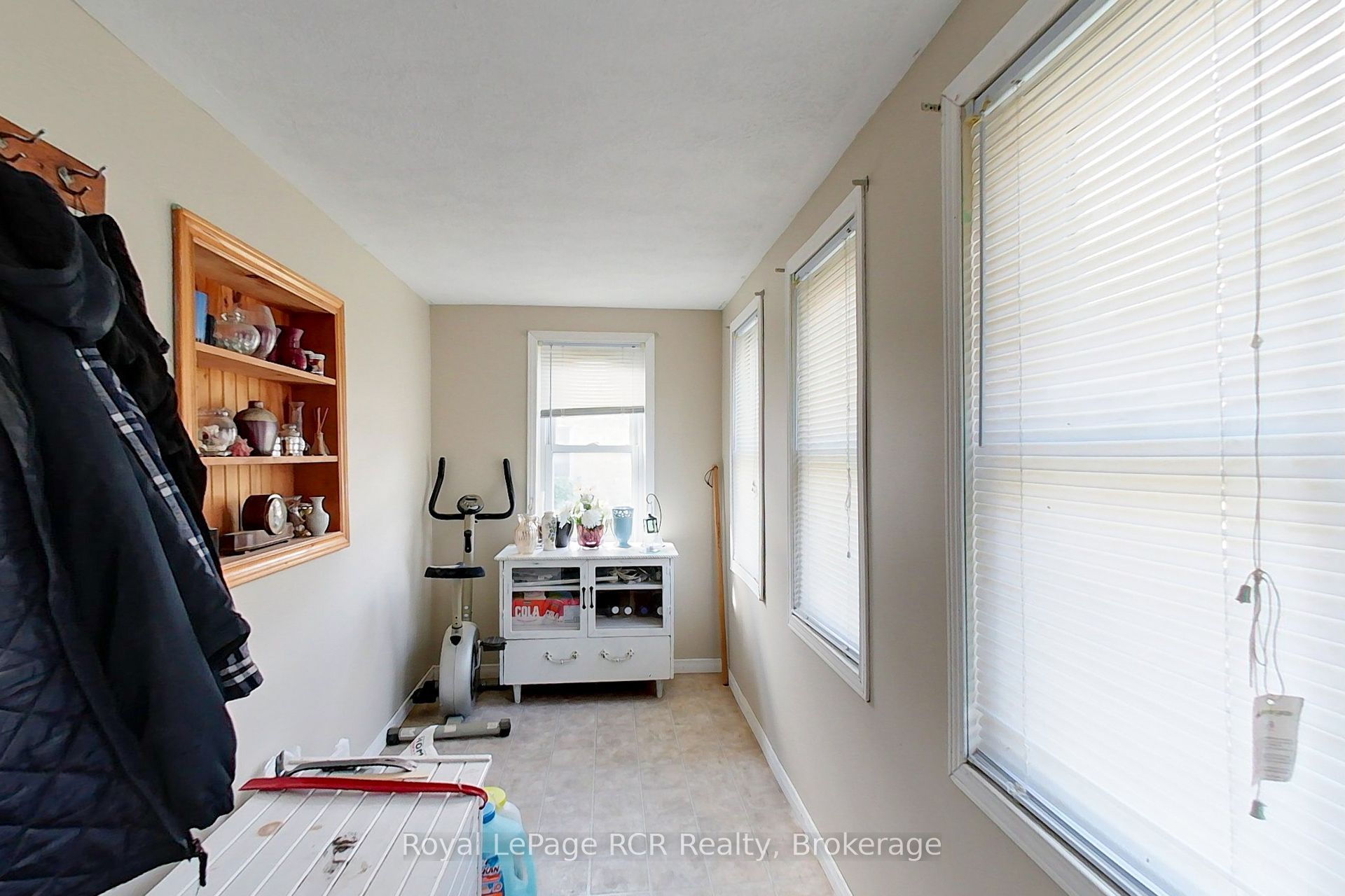 11 Gordon Street E Property Photo 10