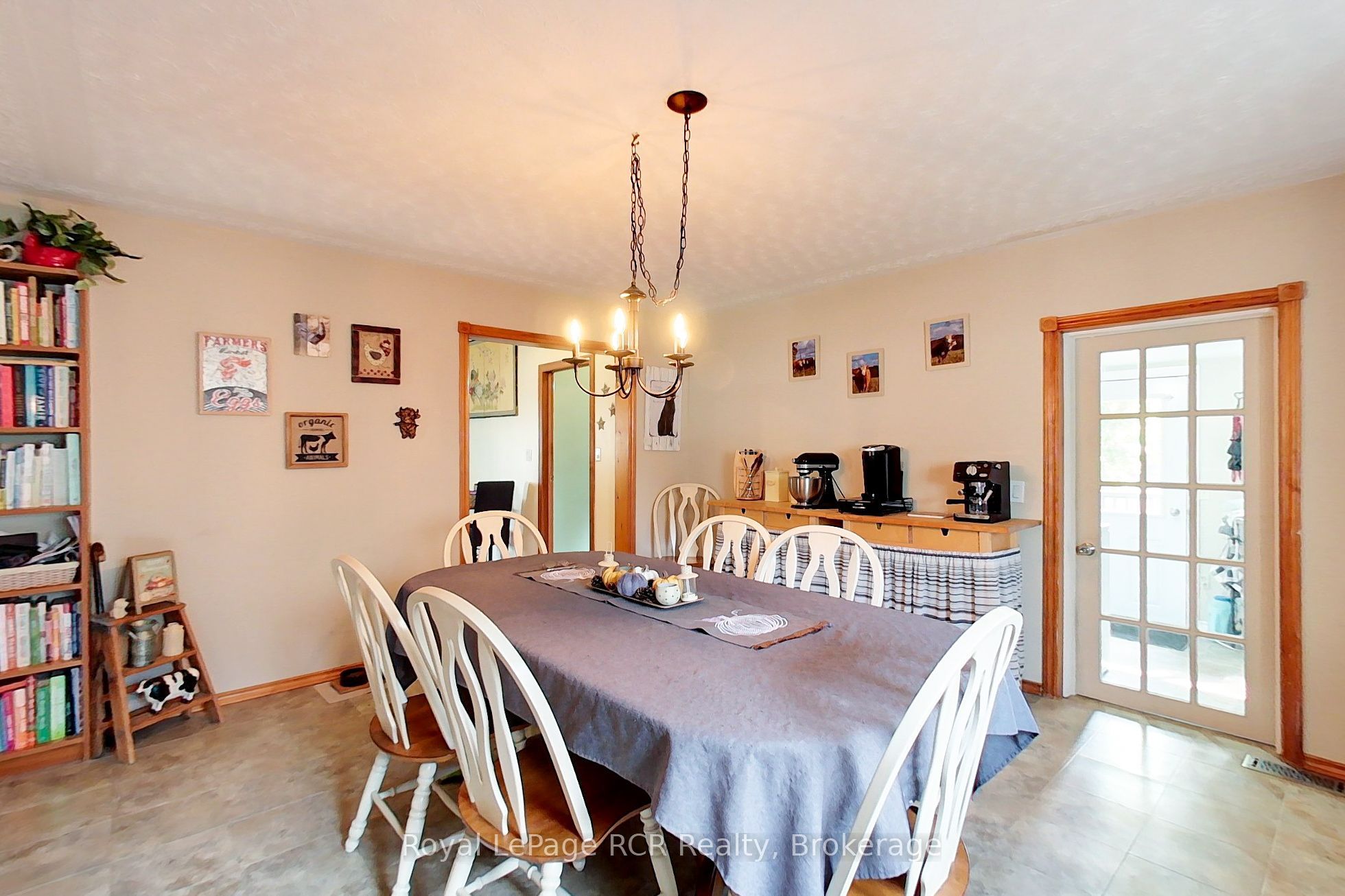 11 Gordon Street E Property Photo 13