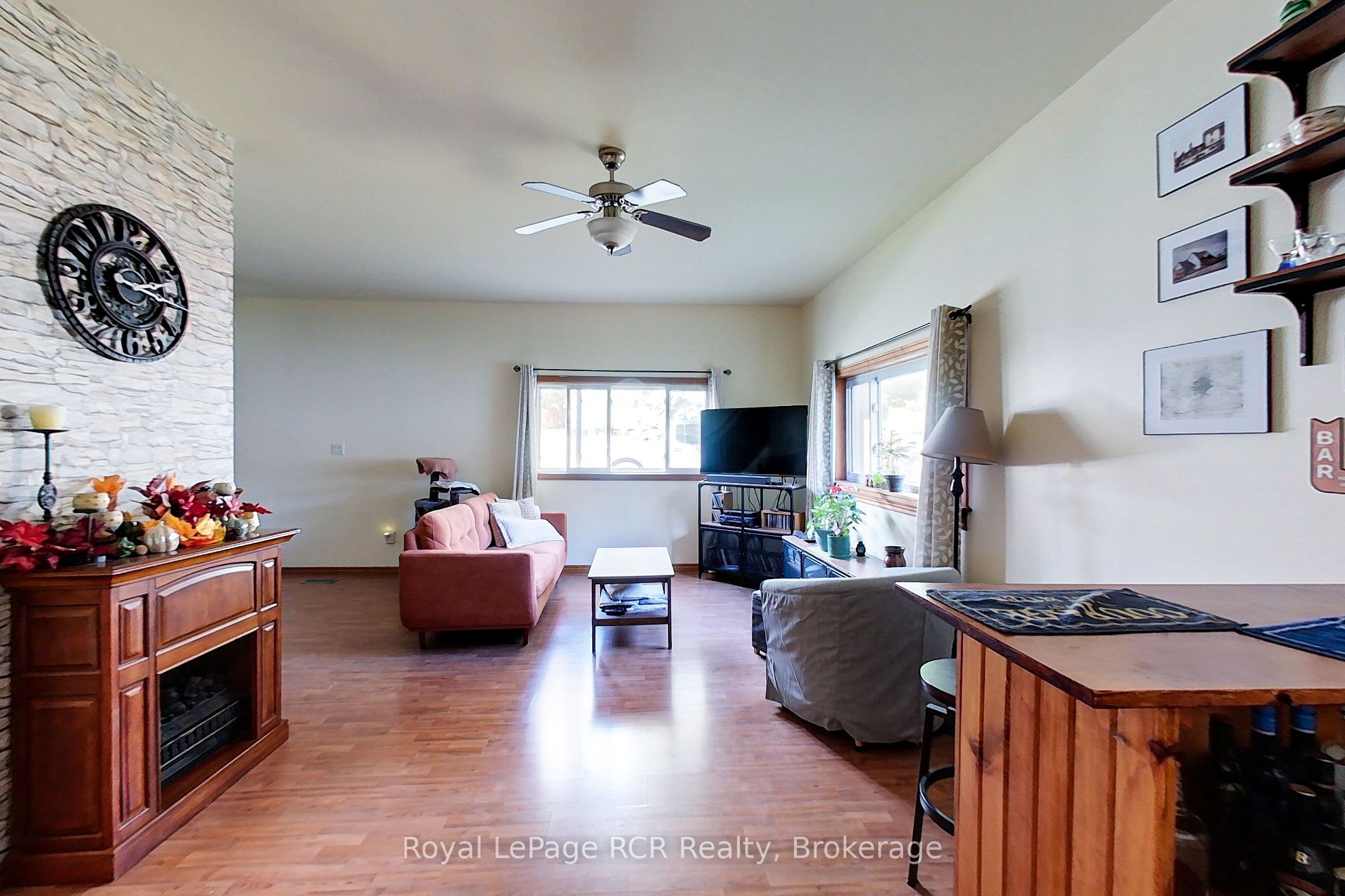 11 Gordon Street E Property Photo 21