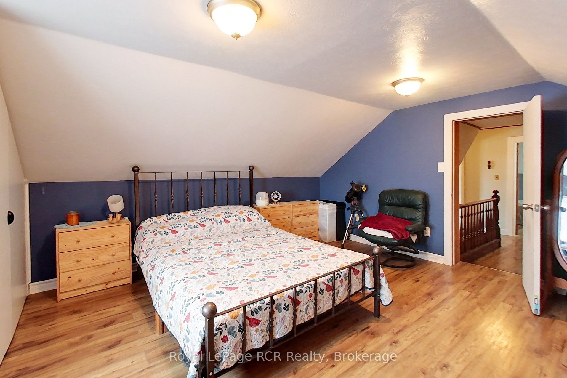 11 Gordon Street E Property Photo 25