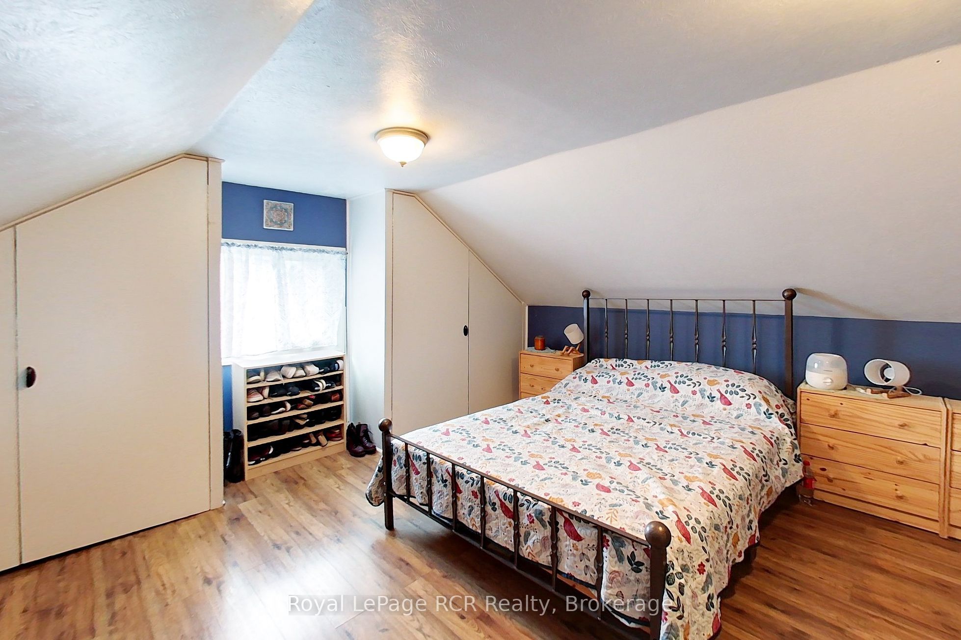 11 Gordon Street E Property Photo 26