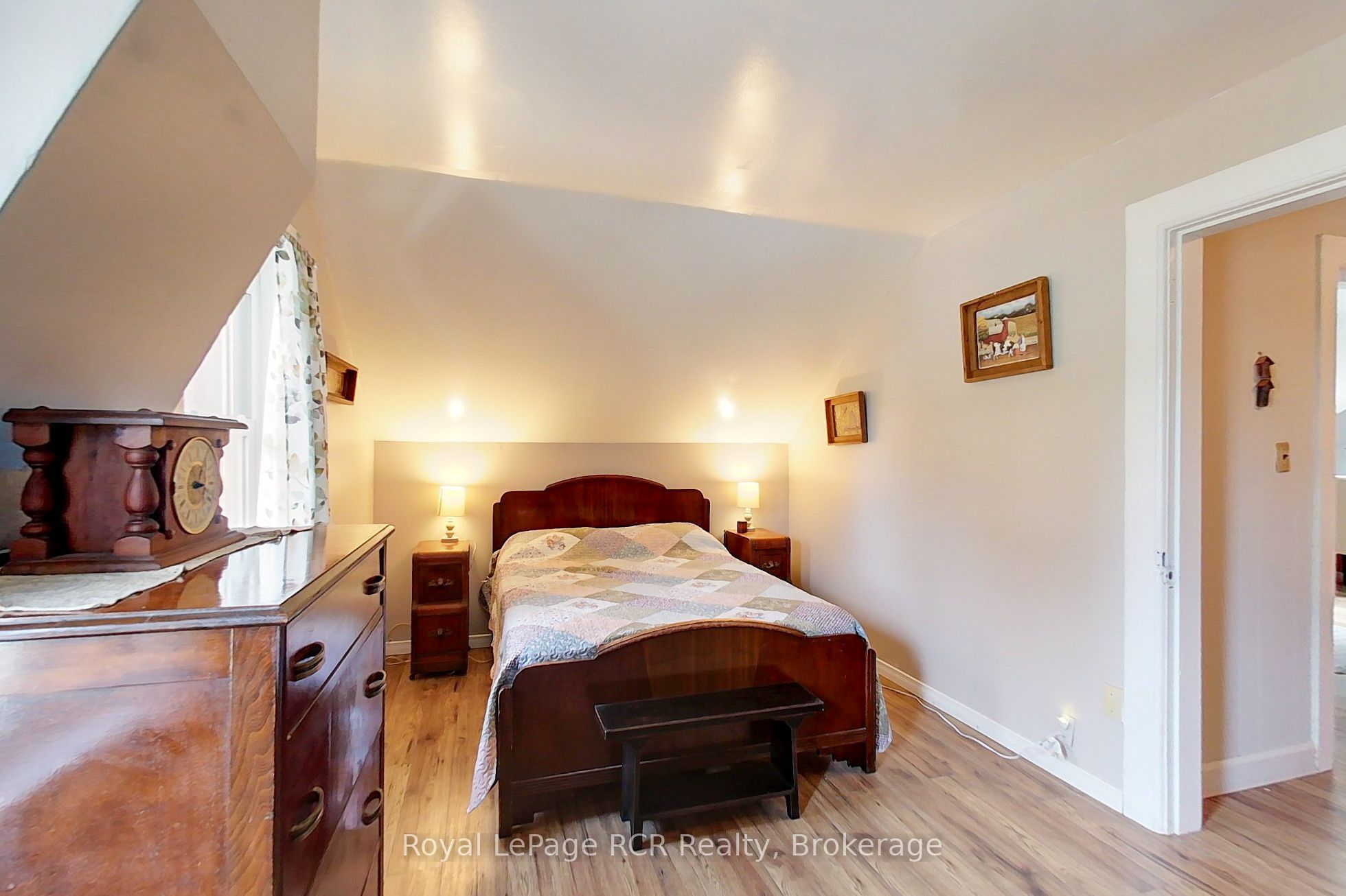 11 Gordon Street E Property Photo 27