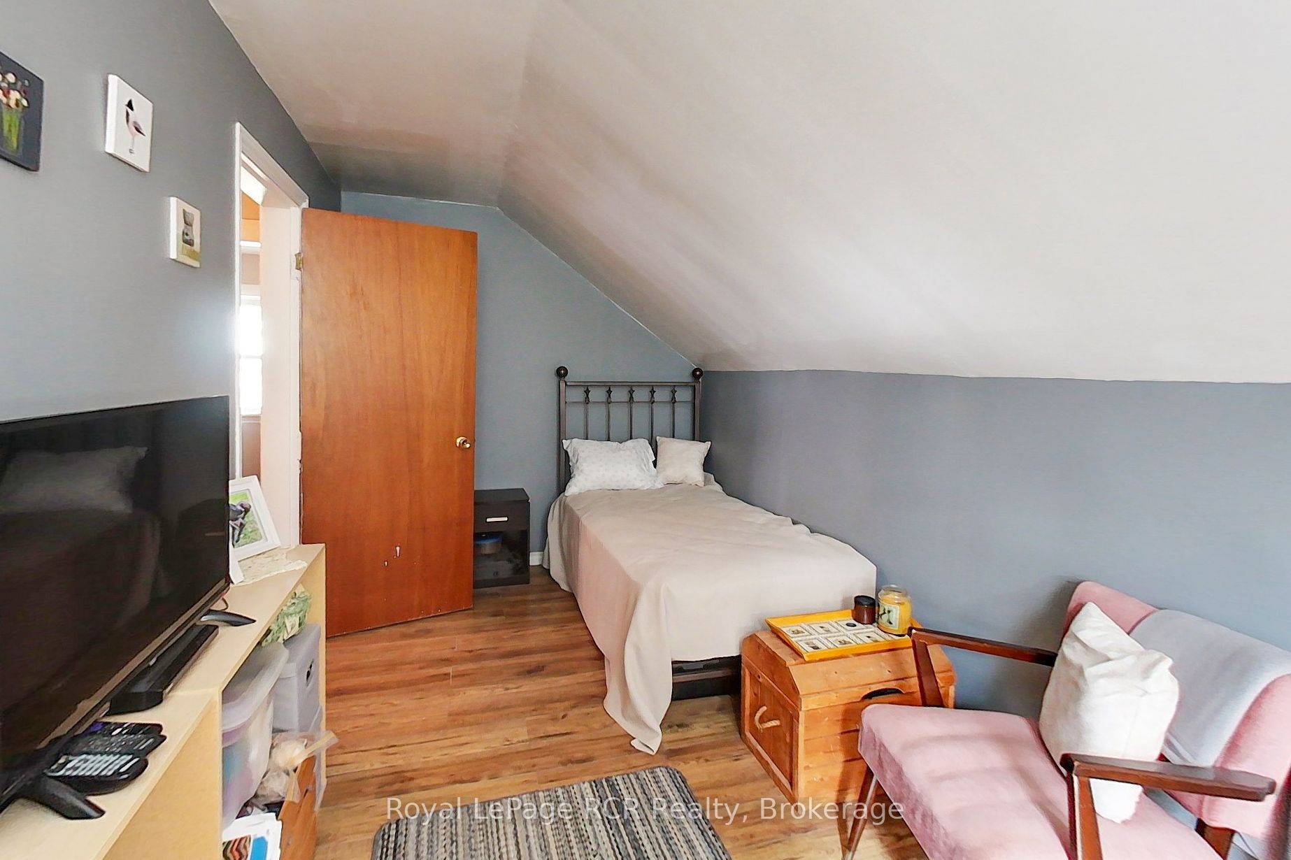 11 Gordon Street E Property Photo 31