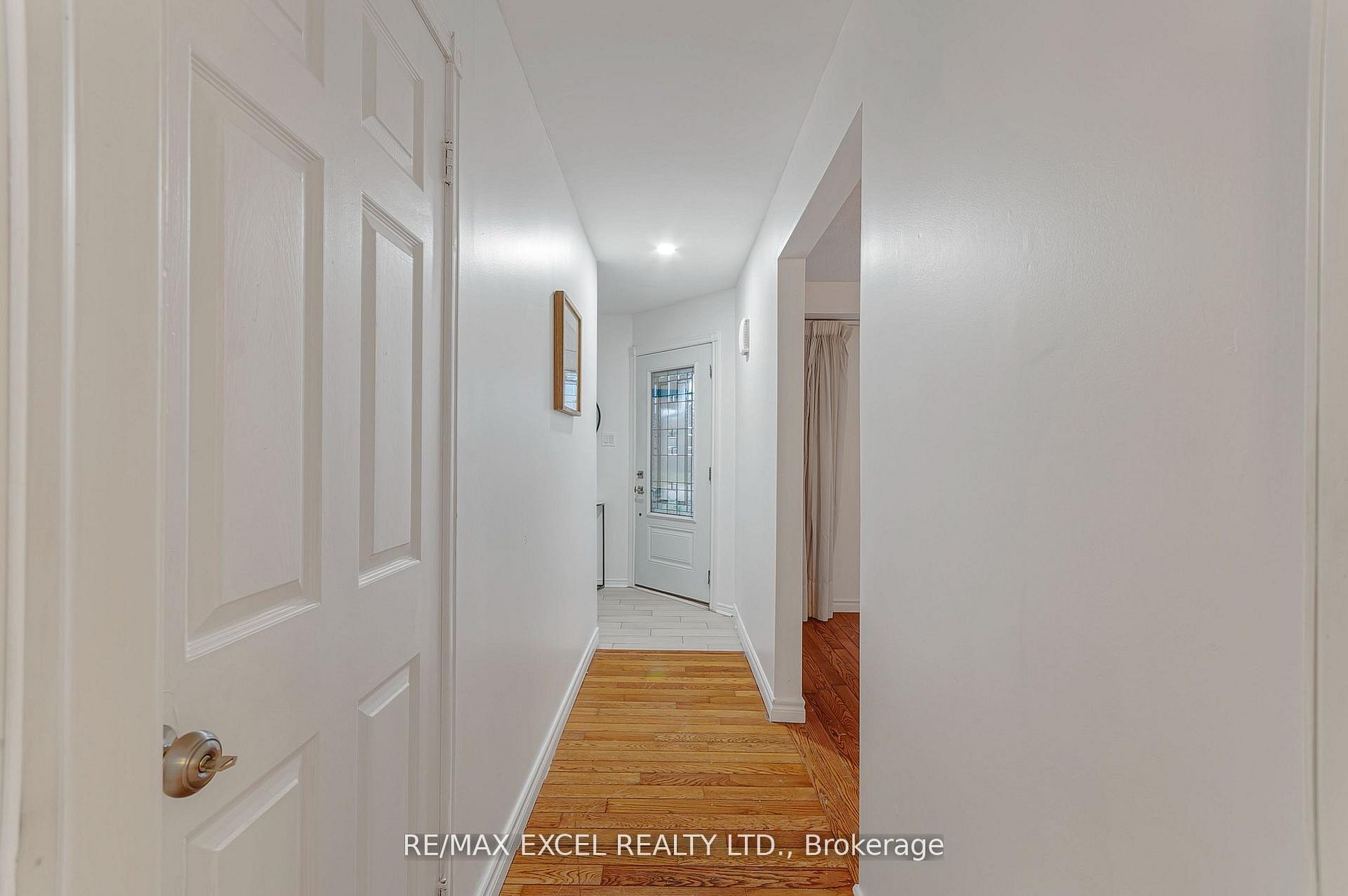 218 Angeline Street N Property Photo 1