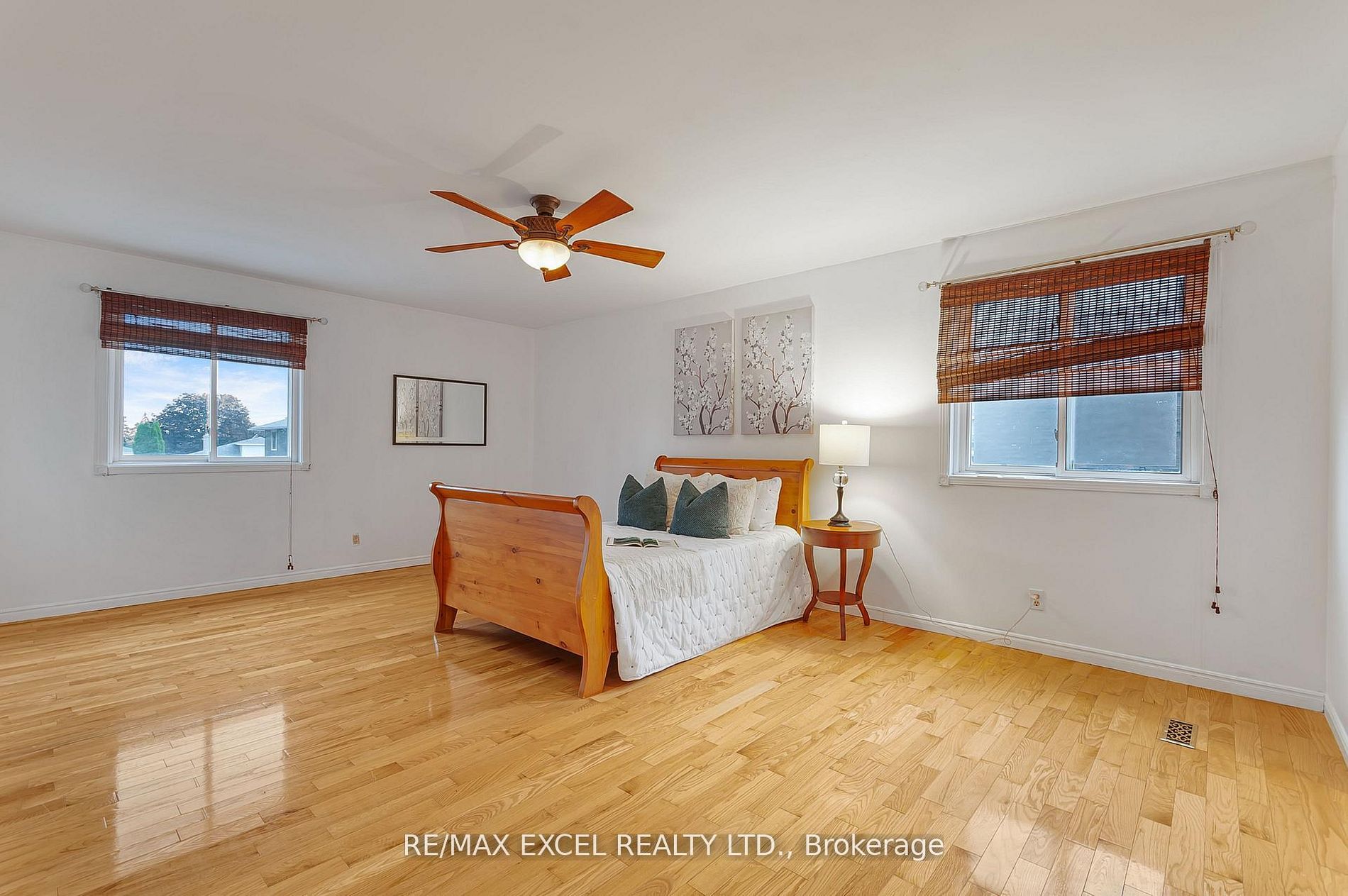 218 Angeline Street N Property Photo 20