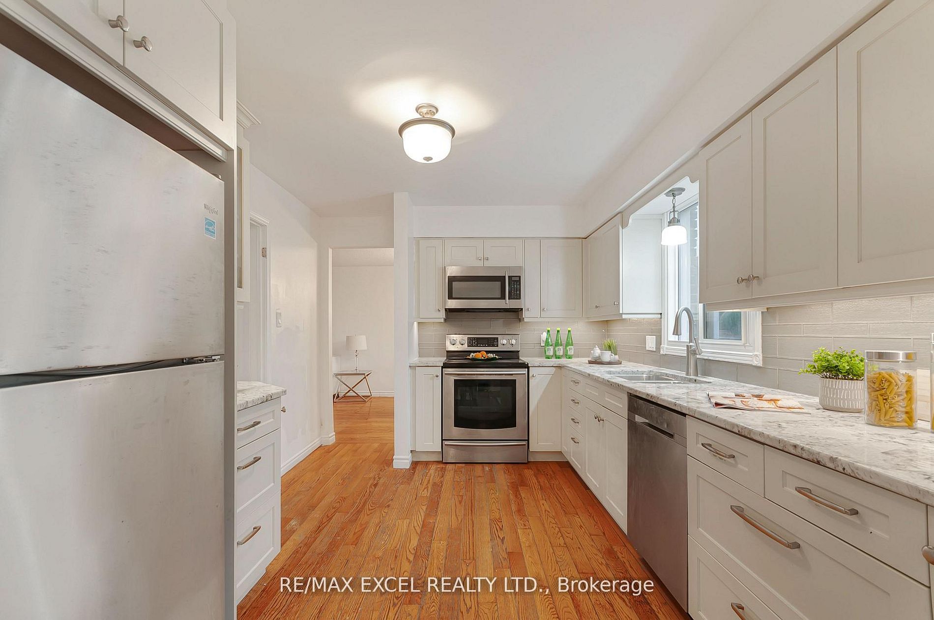 218 Angeline Street N Property Photo 21