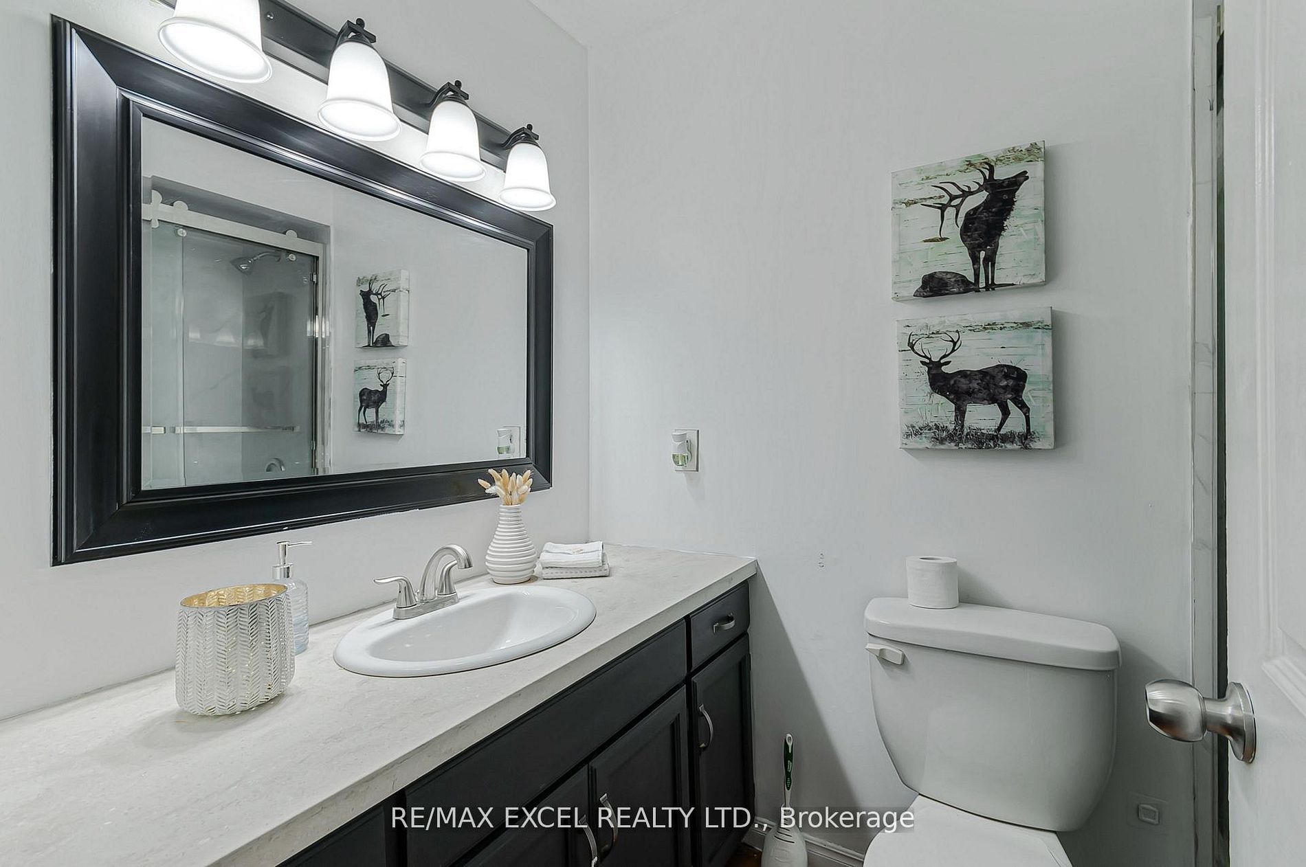 218 Angeline Street N Property Photo 25