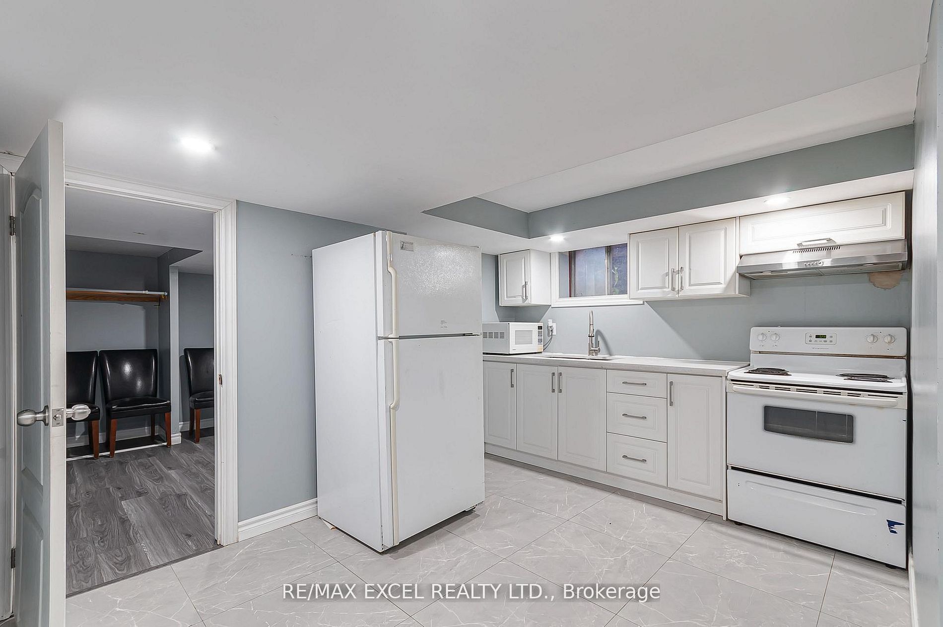218 Angeline Street N Property Photo 30
