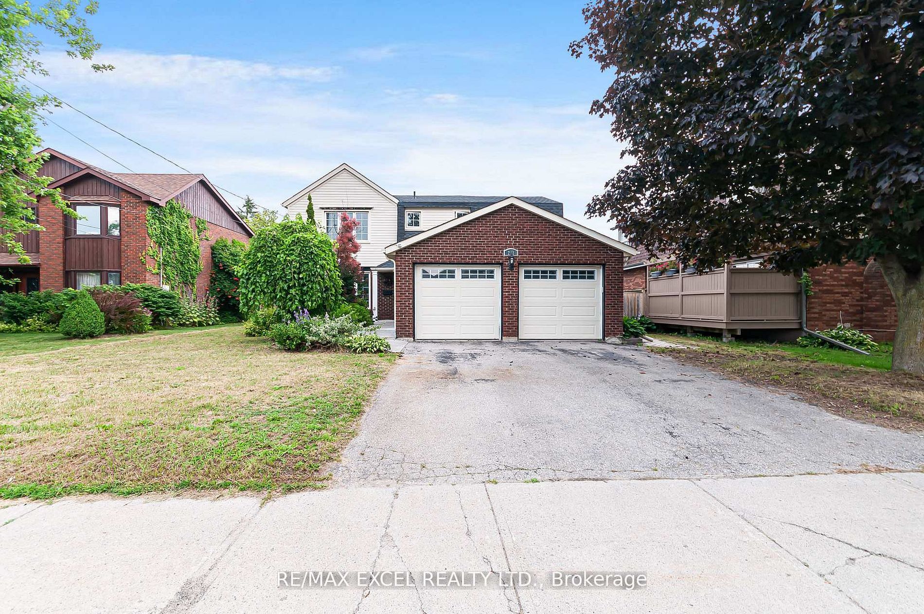 218 Angeline Street N Property Photo 39