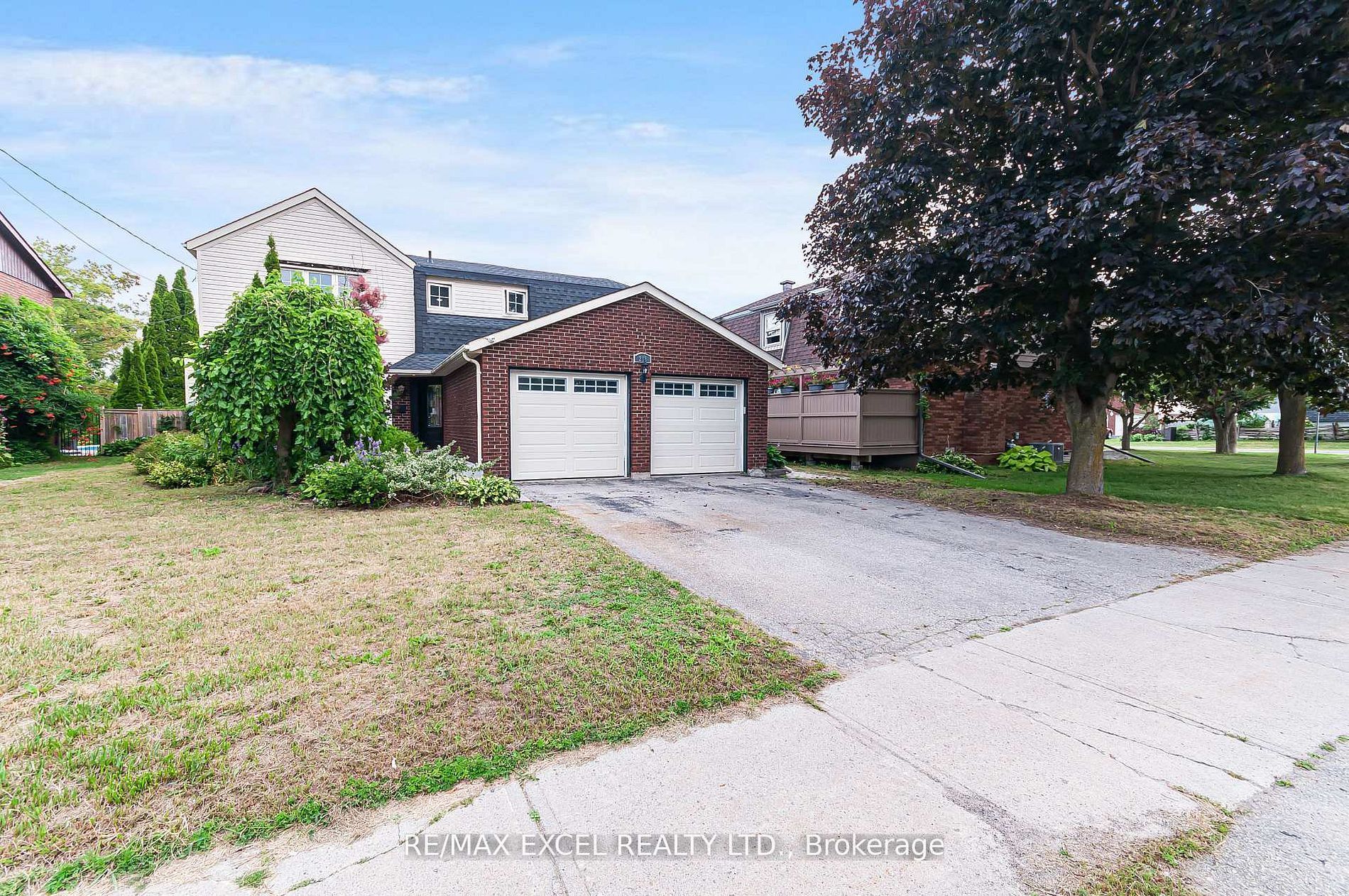 218 Angeline Street N Property Photo 41