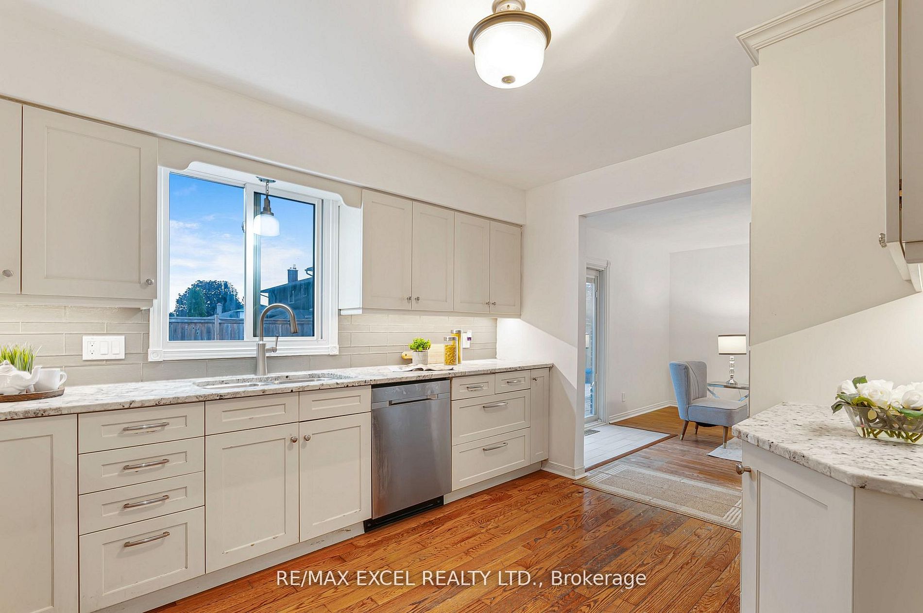218 Angeline Street N Property Photo 42