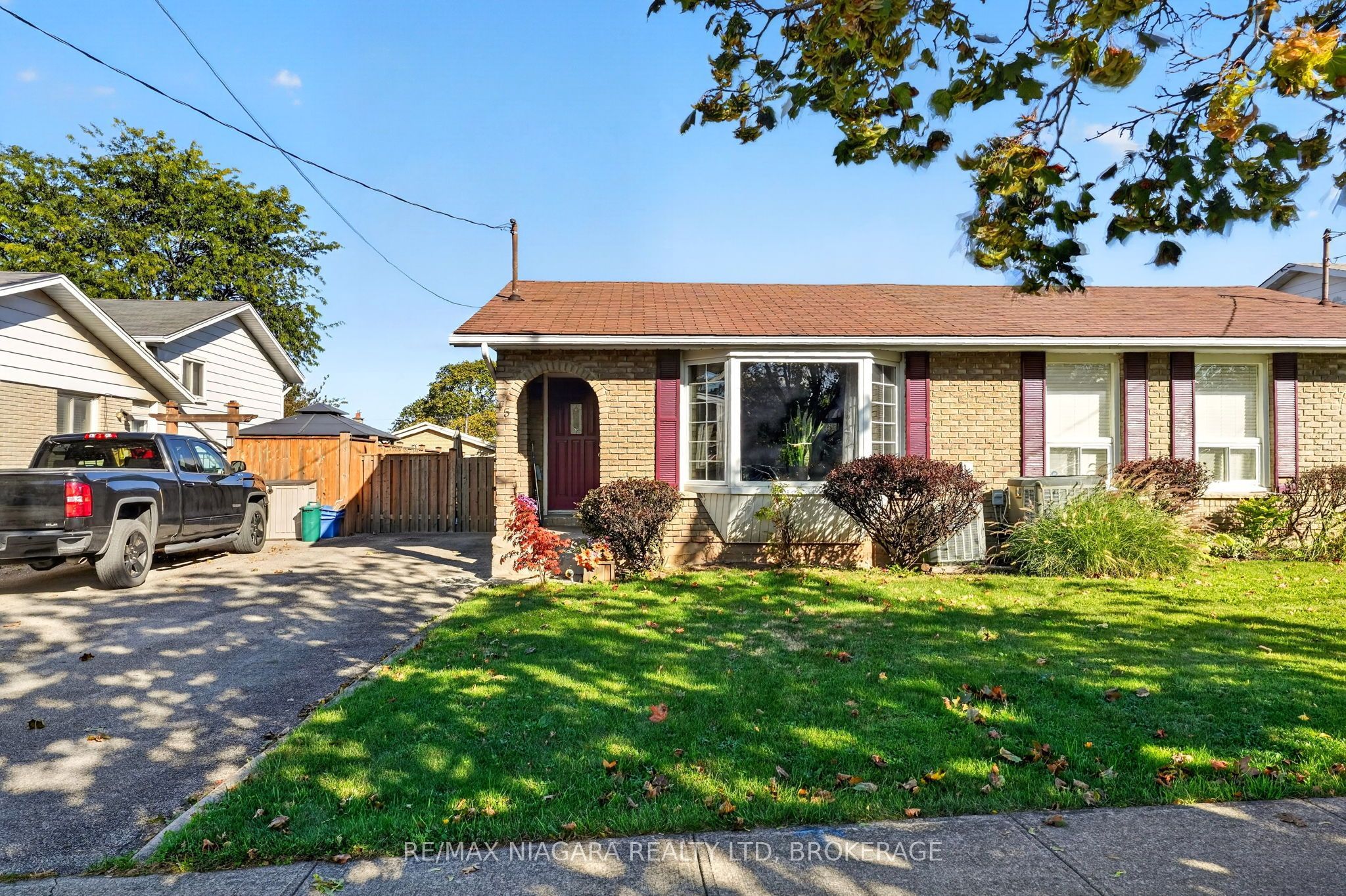 45 Green Maple Drive Property Photo 1