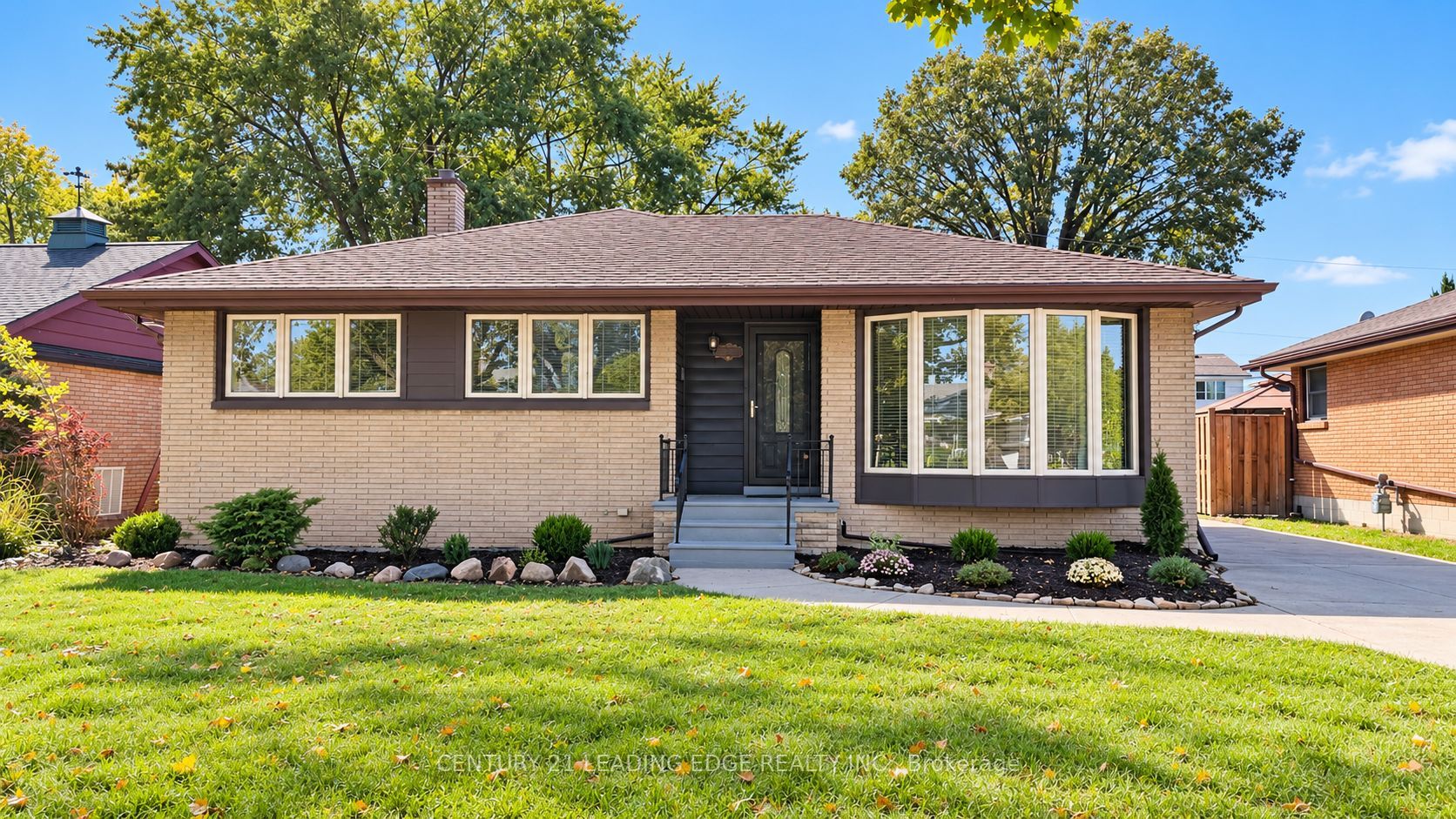 1275 Parkview Avenue Property Photo 1
