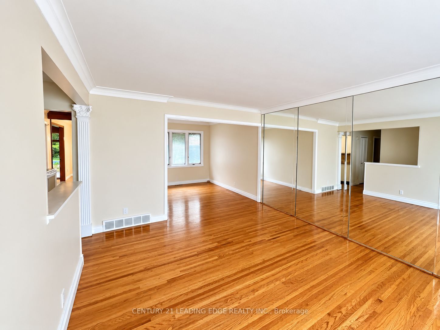 1275 Parkview Avenue Property Photo 3