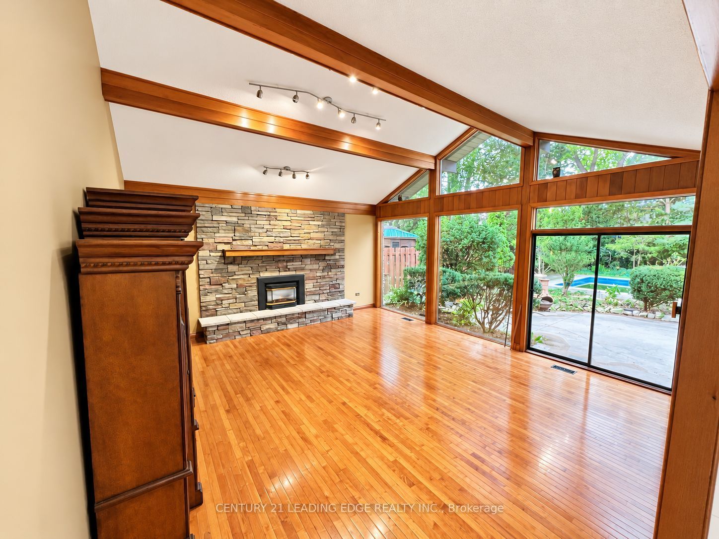 1275 Parkview Avenue Property Photo 9