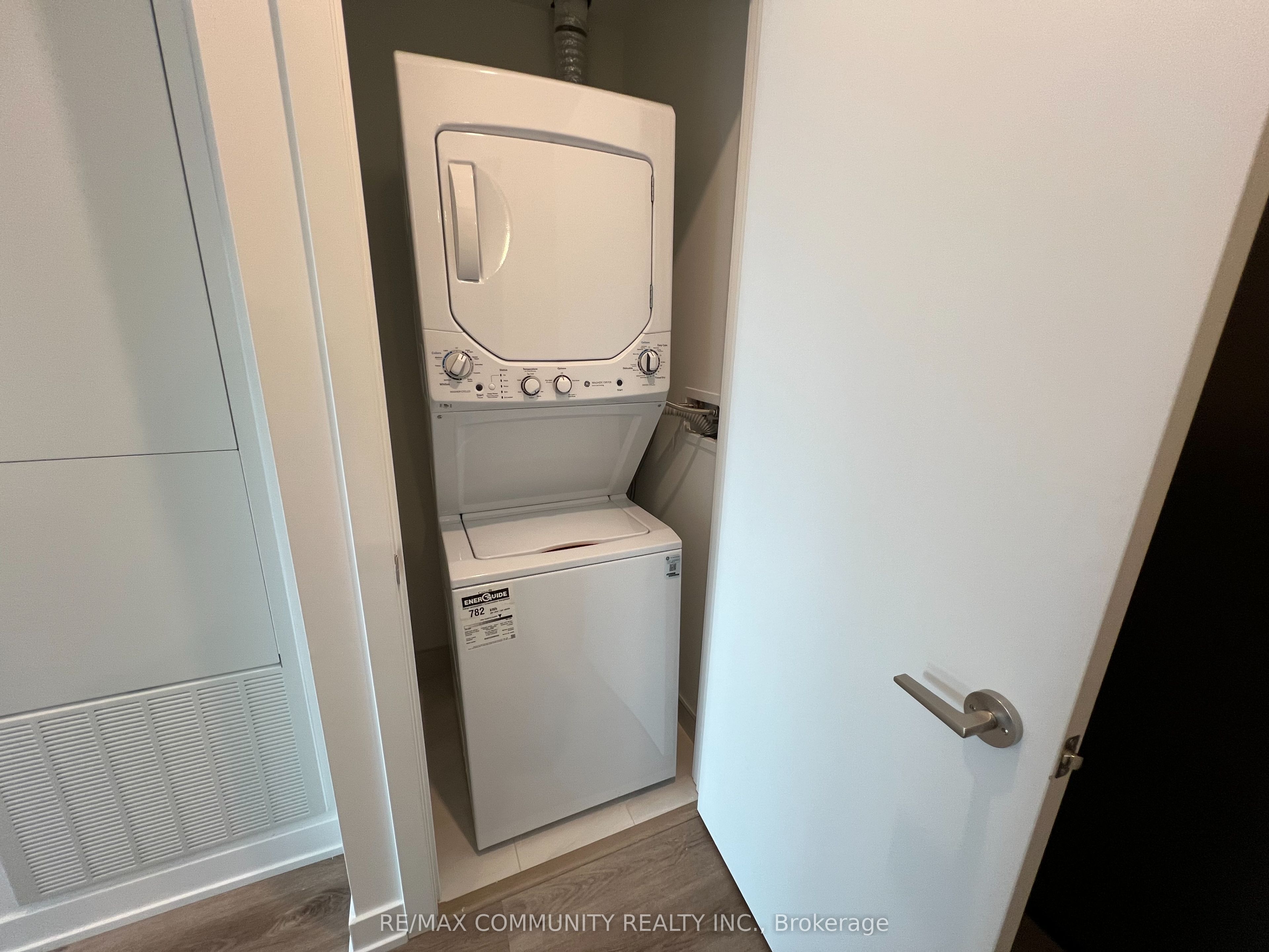 91 John Street 507 Property Photo 8