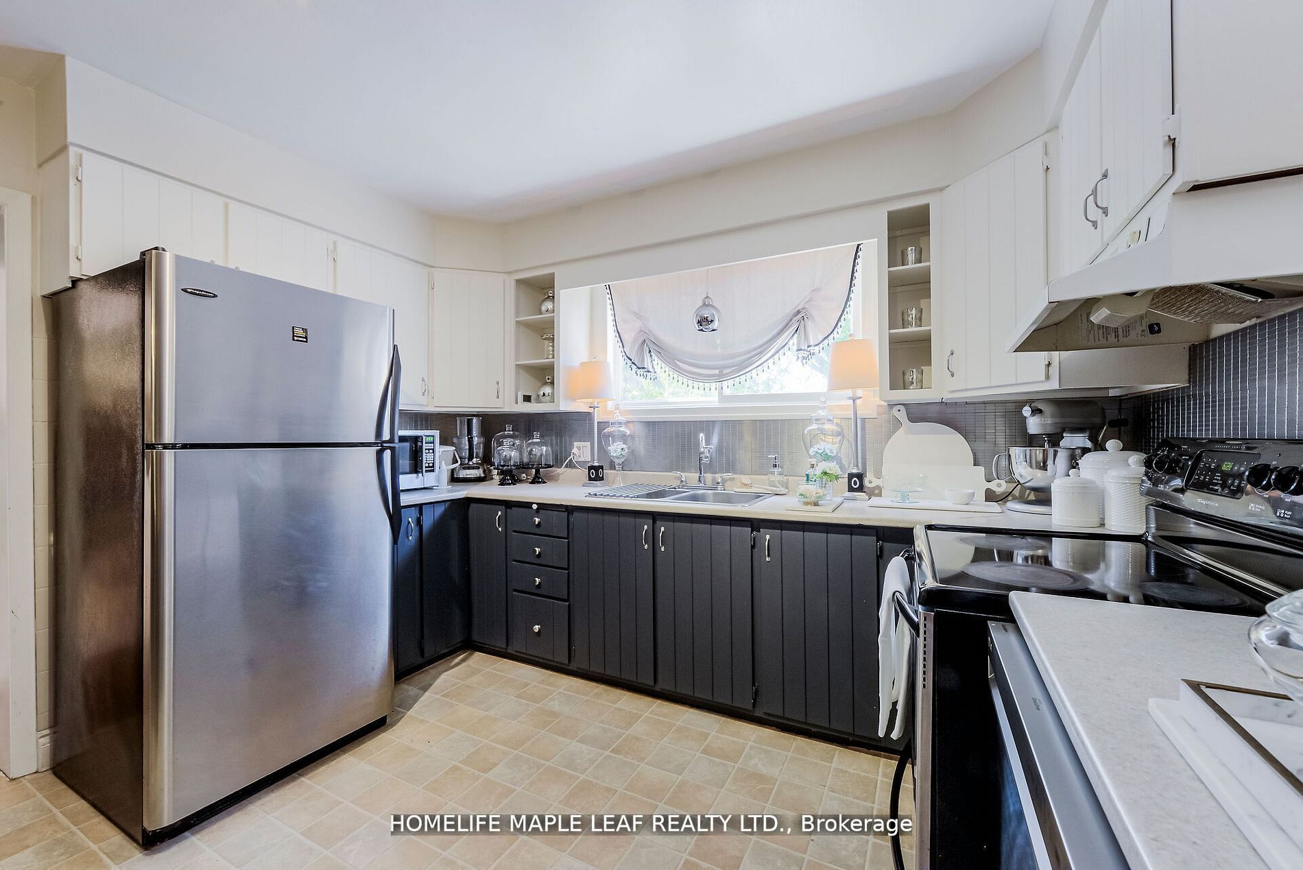 8554 Hwy 7 Road Property Photo 17