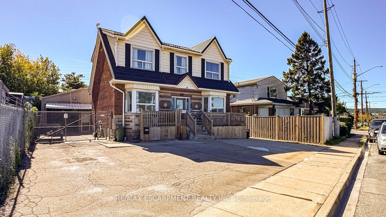 548 Beach Road Property Photo 2