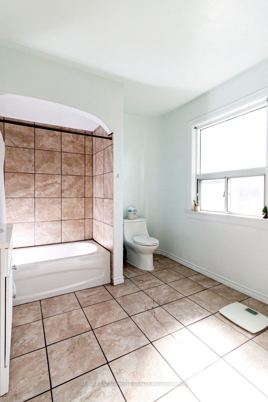 548 Beach Road Property Photo 25