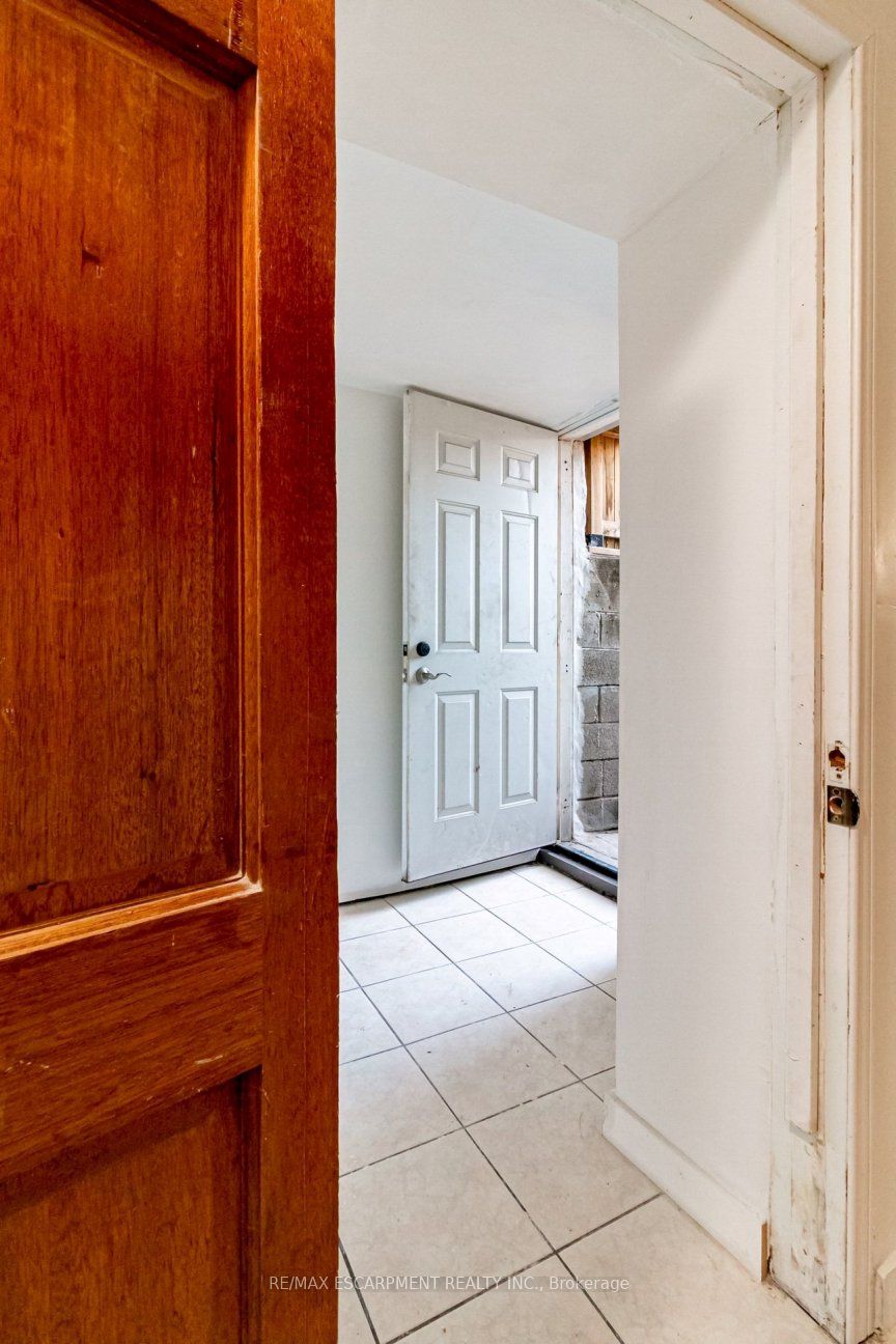 548 Beach Road Property Photo 32