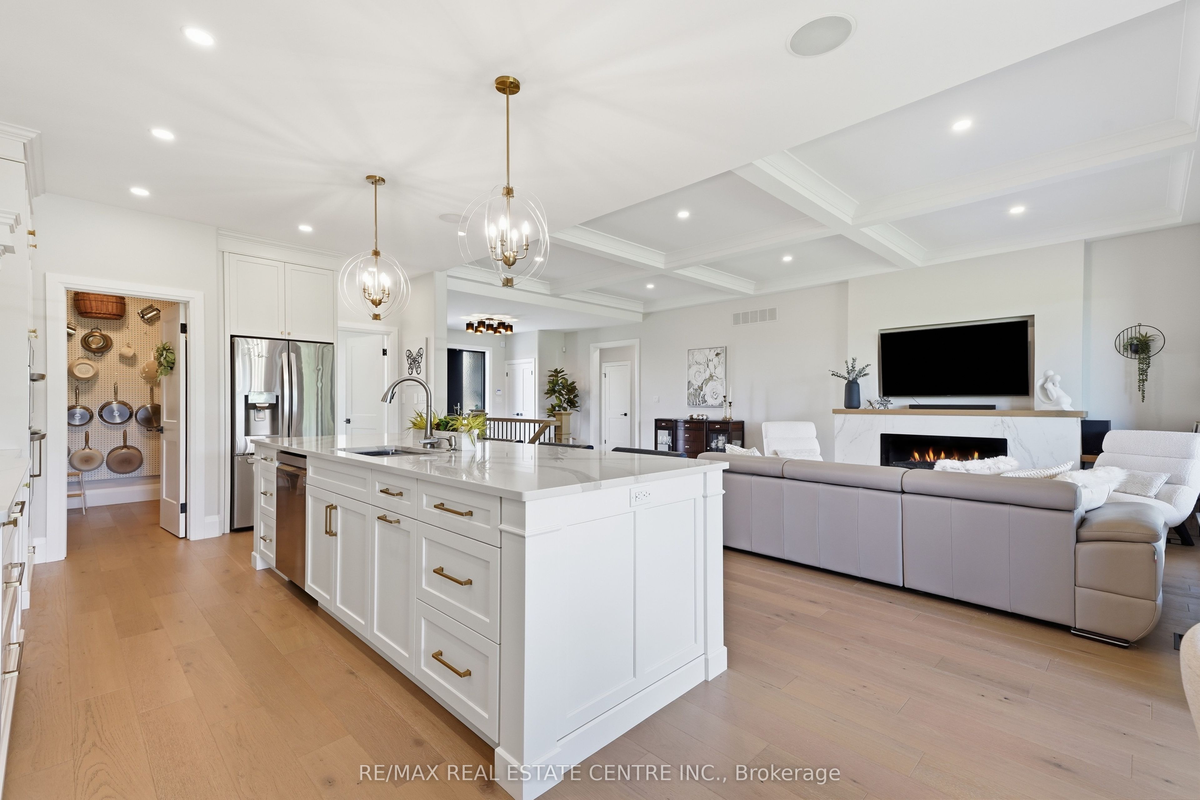 670 Bishopsgate Road 7 Property Photo 12