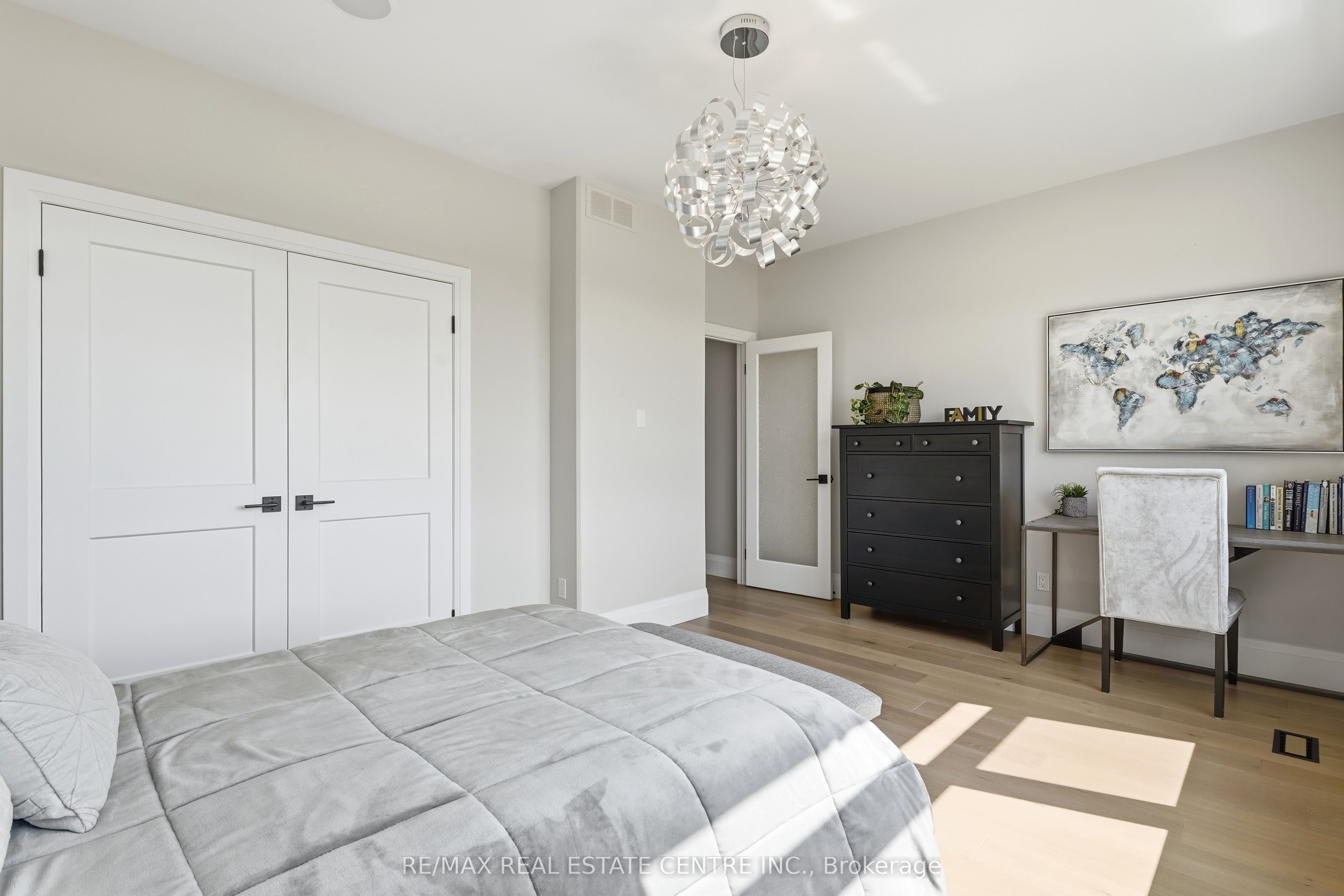 670 Bishopsgate Road 7 Property Photo 32
