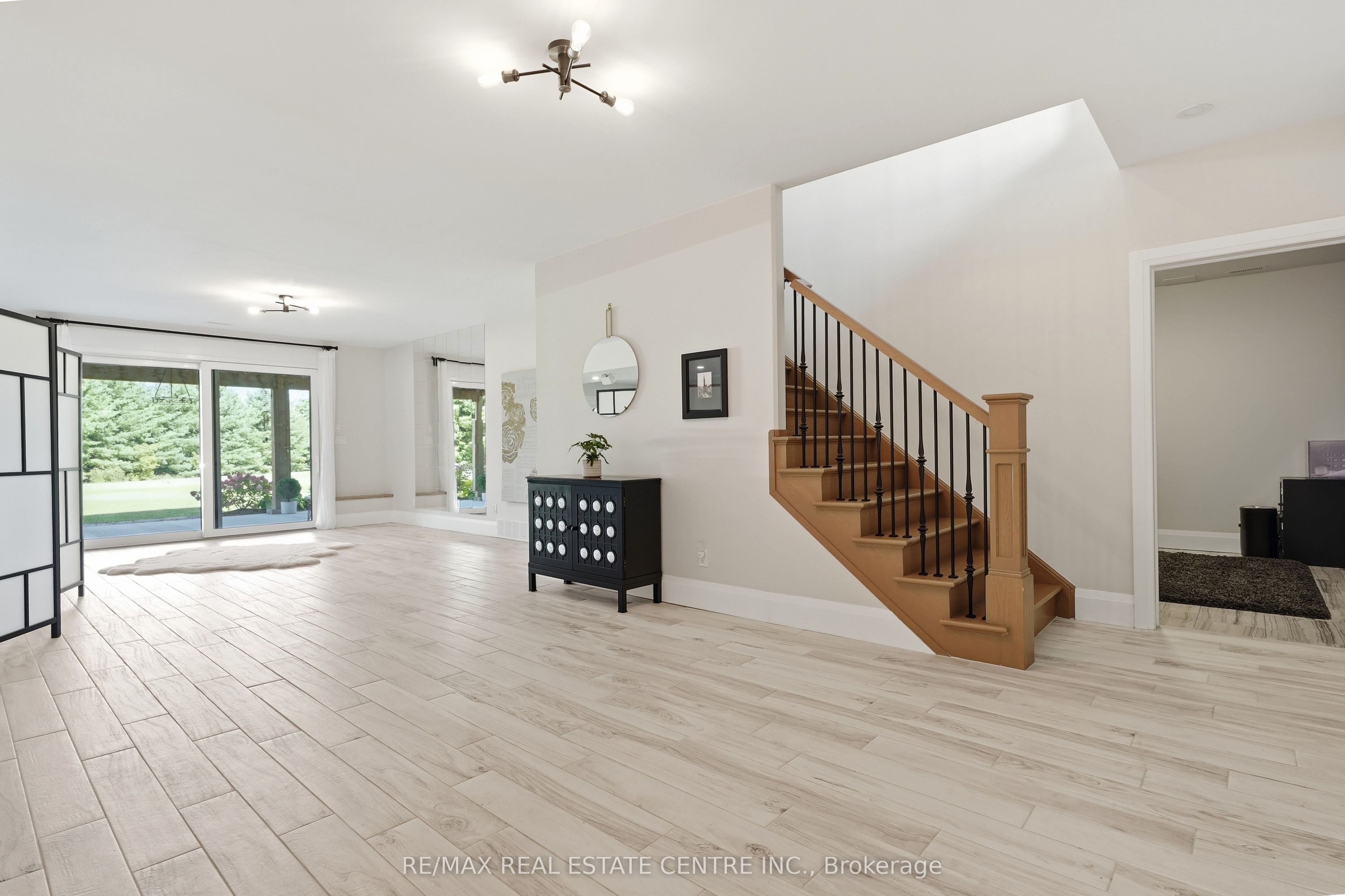 670 Bishopsgate Road 7 Property Photo 33