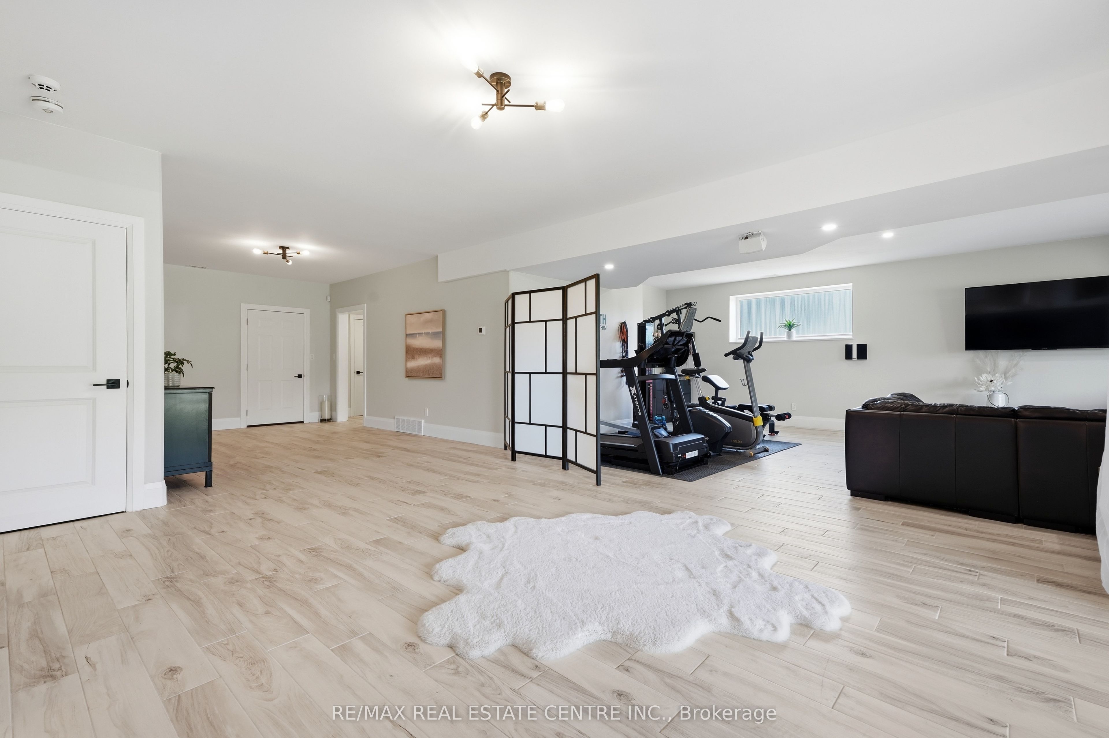 670 Bishopsgate Road 7 Property Photo 36