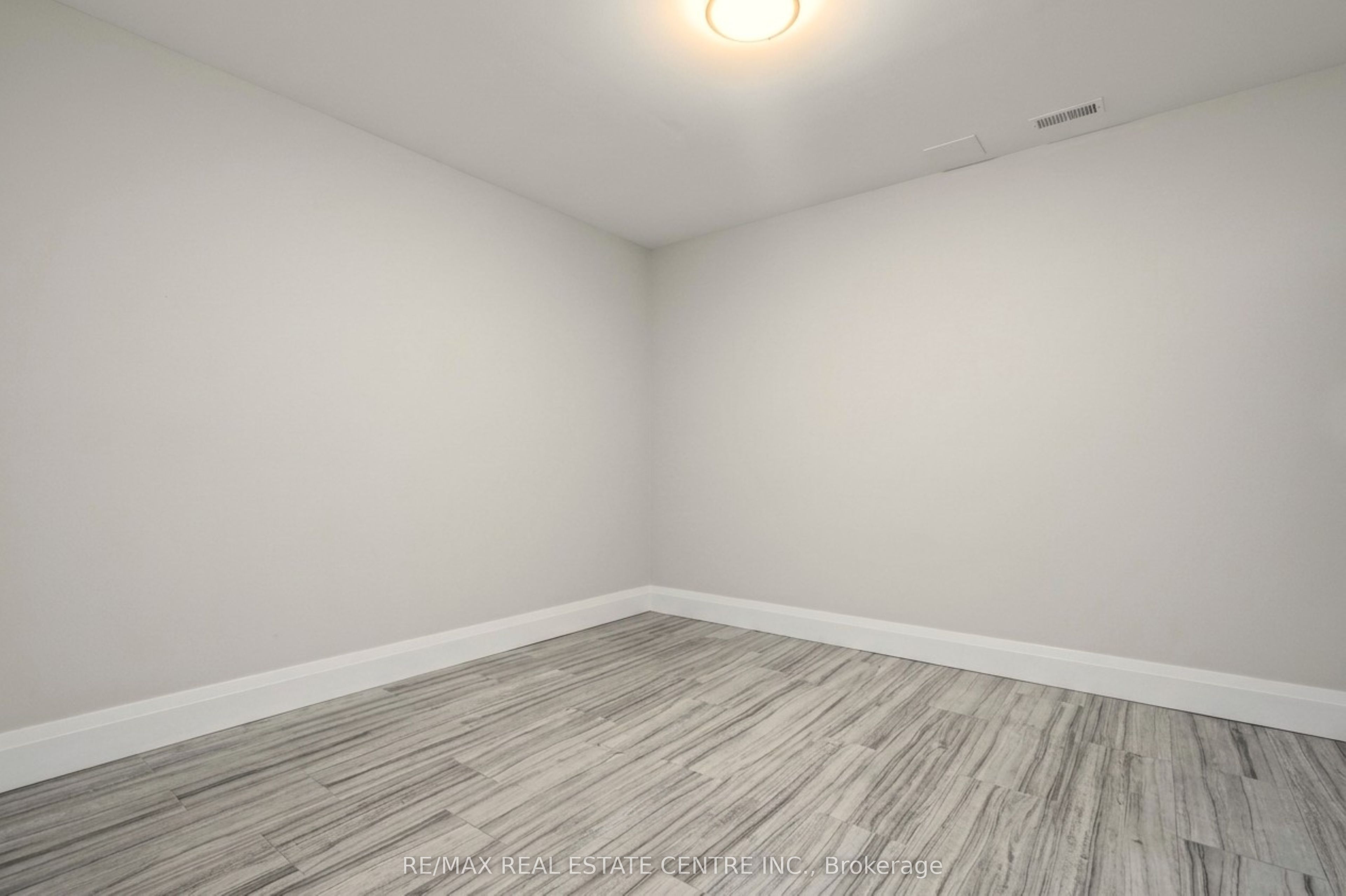 670 Bishopsgate Road 7 Property Photo 40