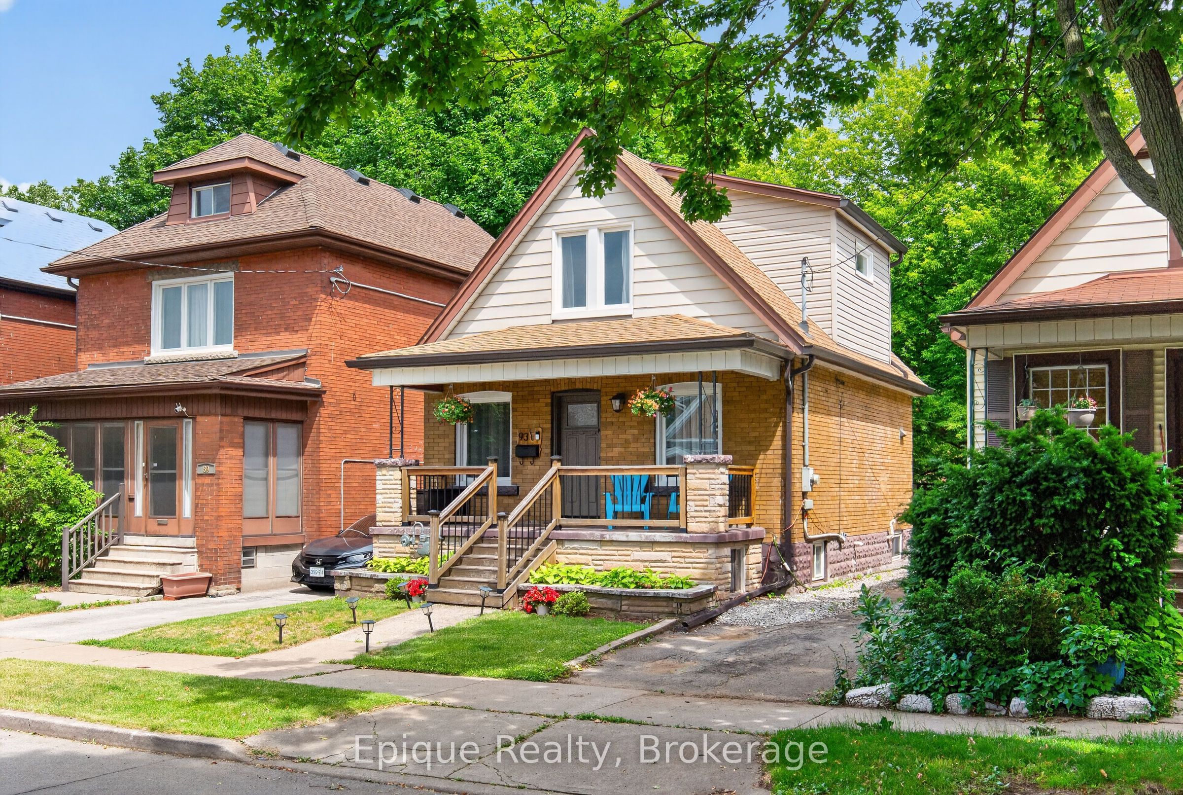 93 Graham Avenue S