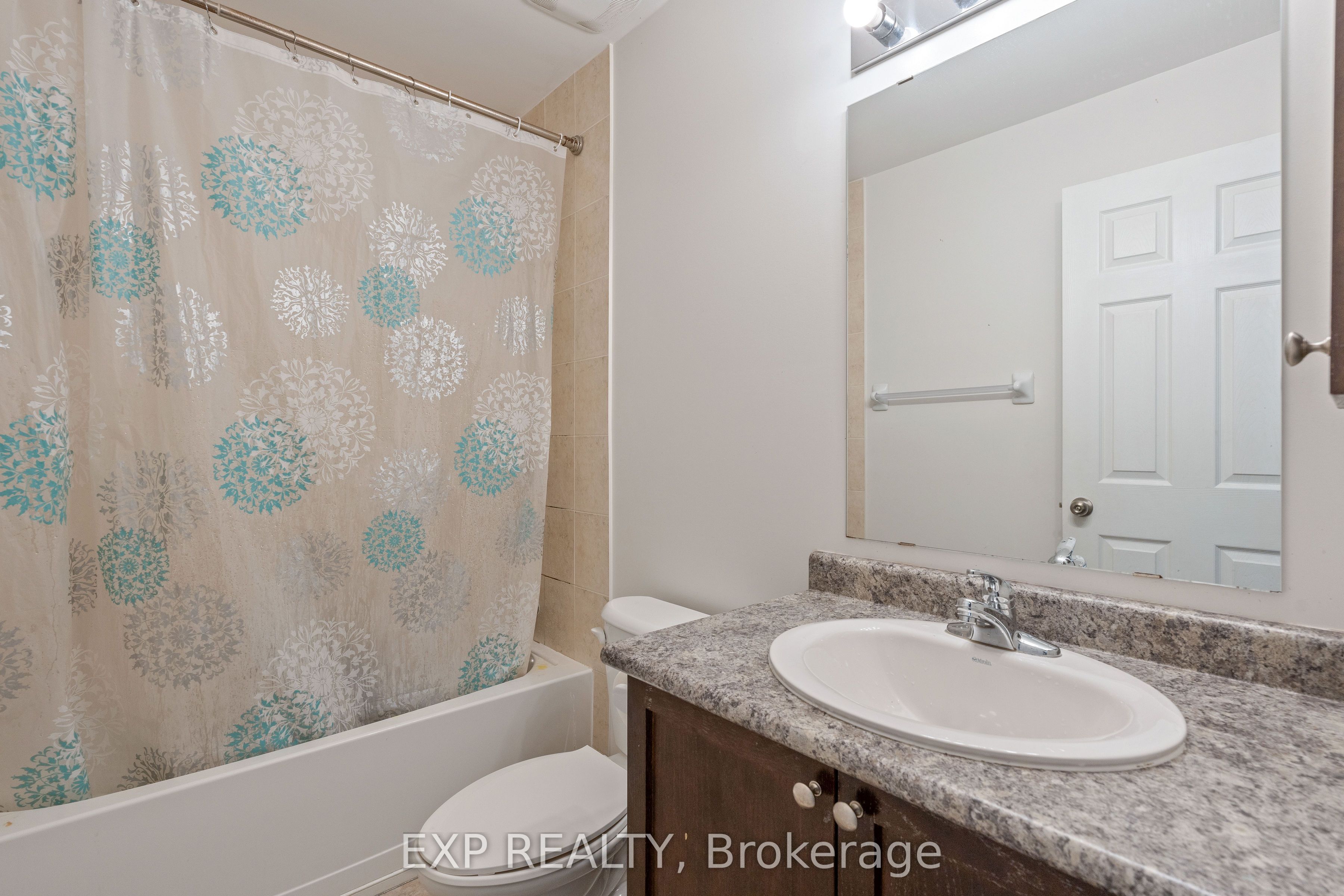 333 Rolling Meadow Crescent Property Photo 20