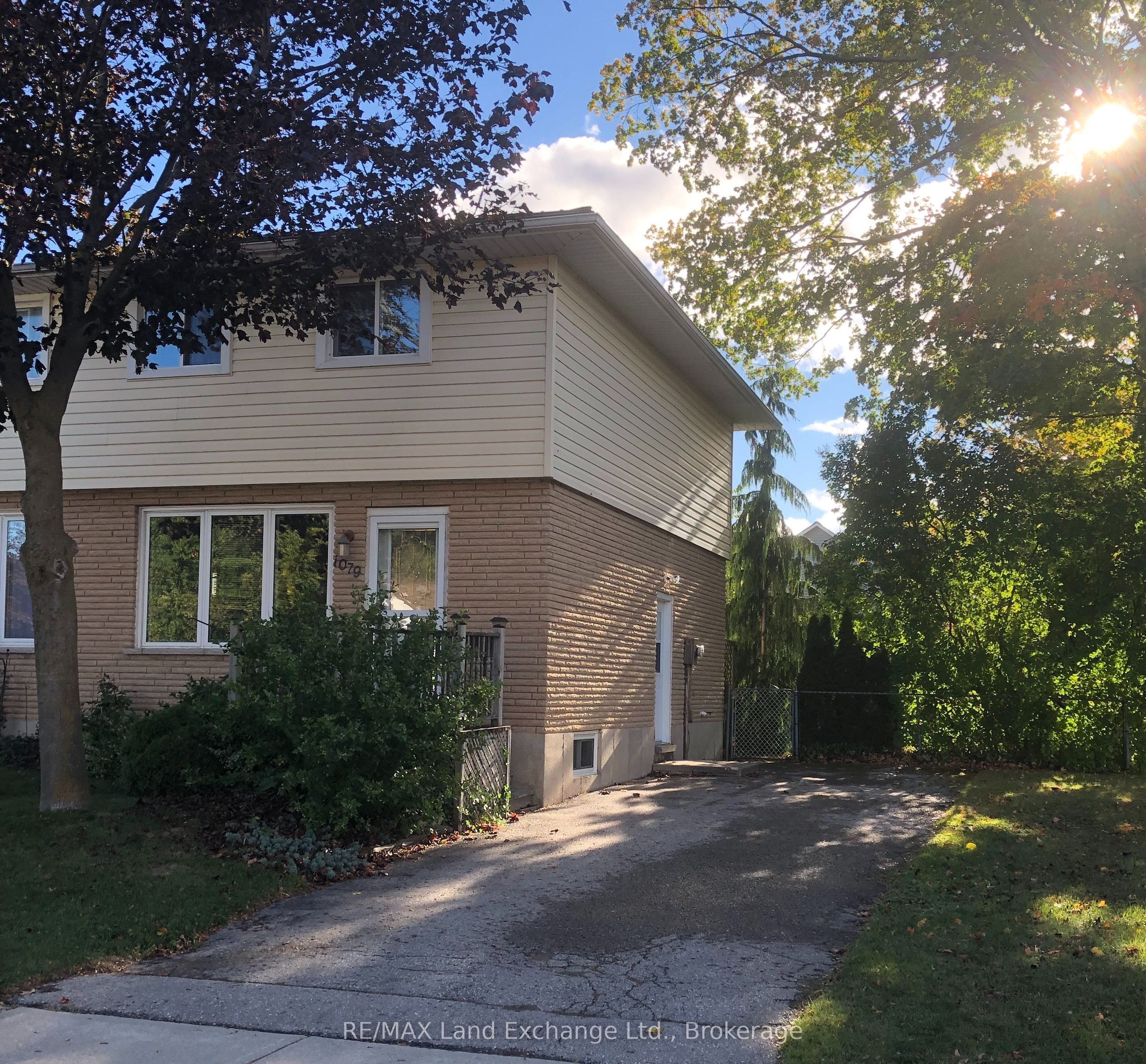 1079 Huron Terrace Property Photo 1